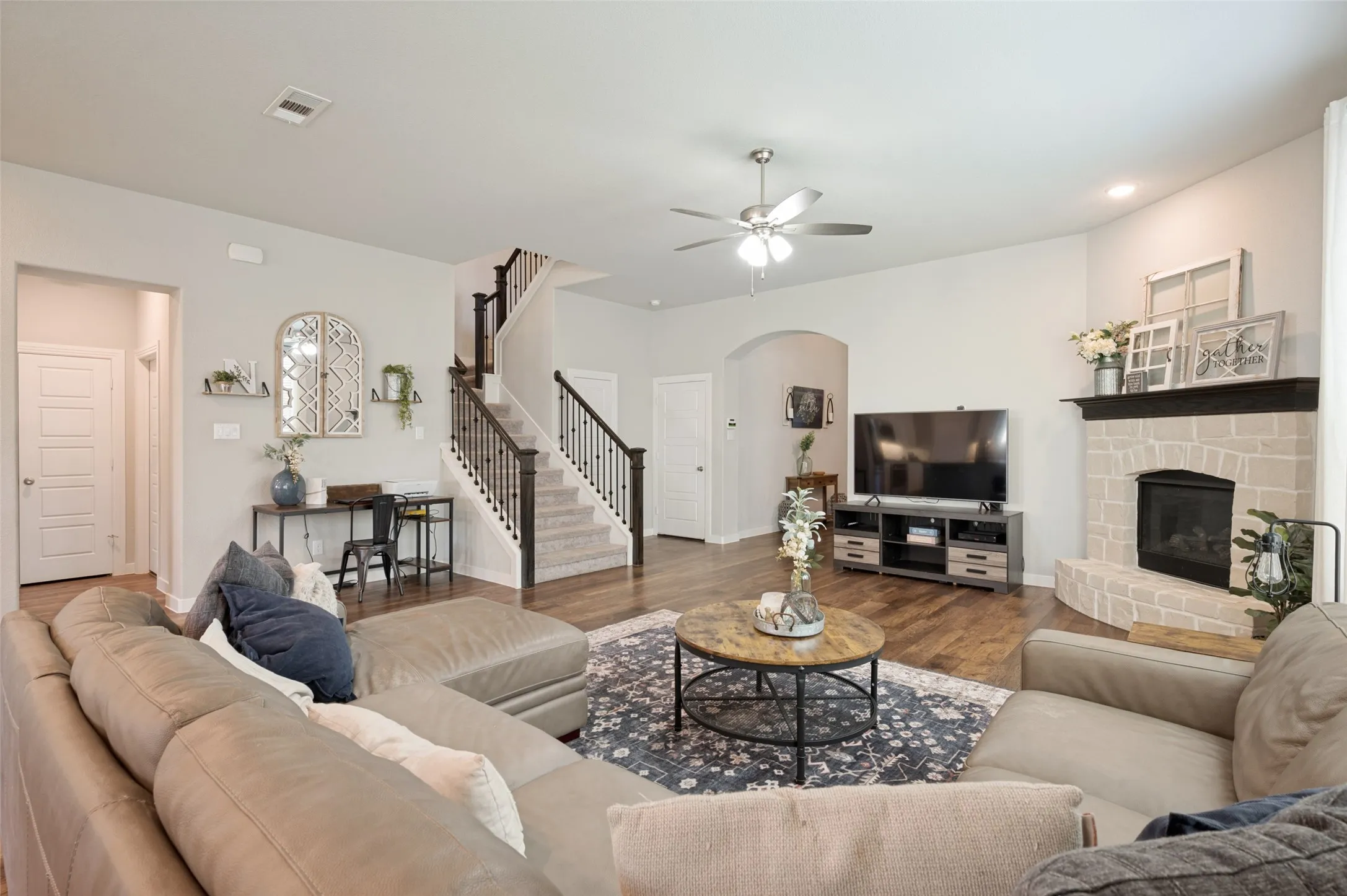 Single Family Residence For Sale in Denton County , 917 Meadows Drive, Argyle, Texas 76226, 4 Bedroom, 3 Bathroom, 2 Garage spaces, 2,507 Sqft, built in 2019, mls#21361949, Real Estate Agent in Argyle, Homes For Sale in Denton county, Homes For Sale in Argyle, Realtor in Argyle Texas, Real Estate Brokerage Independent Realty Texas, Luminita Cordes Realtor