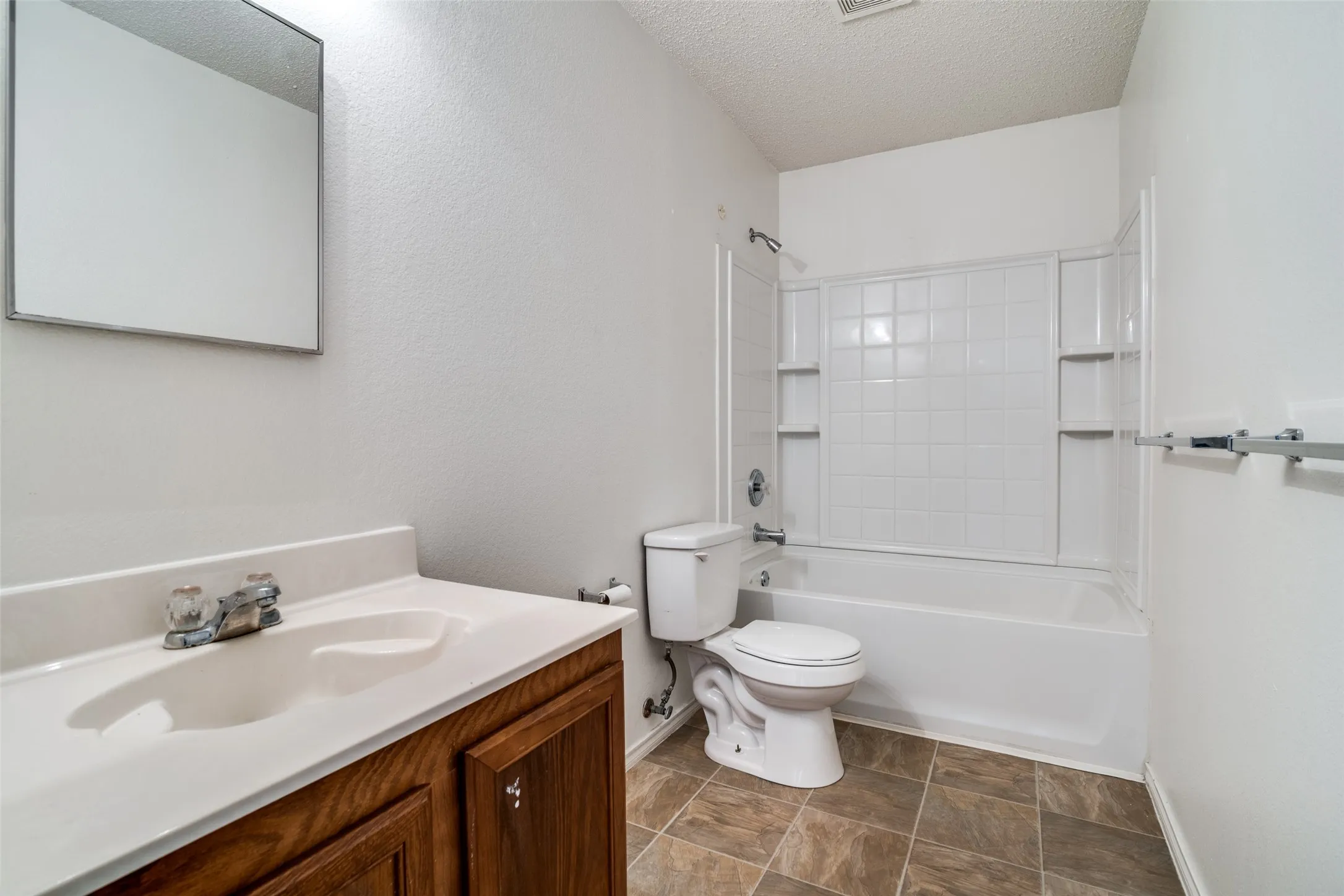 Single Family Residence For Sale in Rockwall County , 3468 POST OAK Drive, Rockwall, Texas 75032, 4 Bedroom, 3 Bathroom, 2 Garage spaces, 2,984 Sqft, built in 2005, mls#21359748, Real Estate Agent in Rockwall, Homes For Sale in Rockwall county, Homes For Sale in Rockwall, Realtor in Rockwall Texas, Real Estate Brokerage Independent Realty Texas, Luminita Cordes Realtor