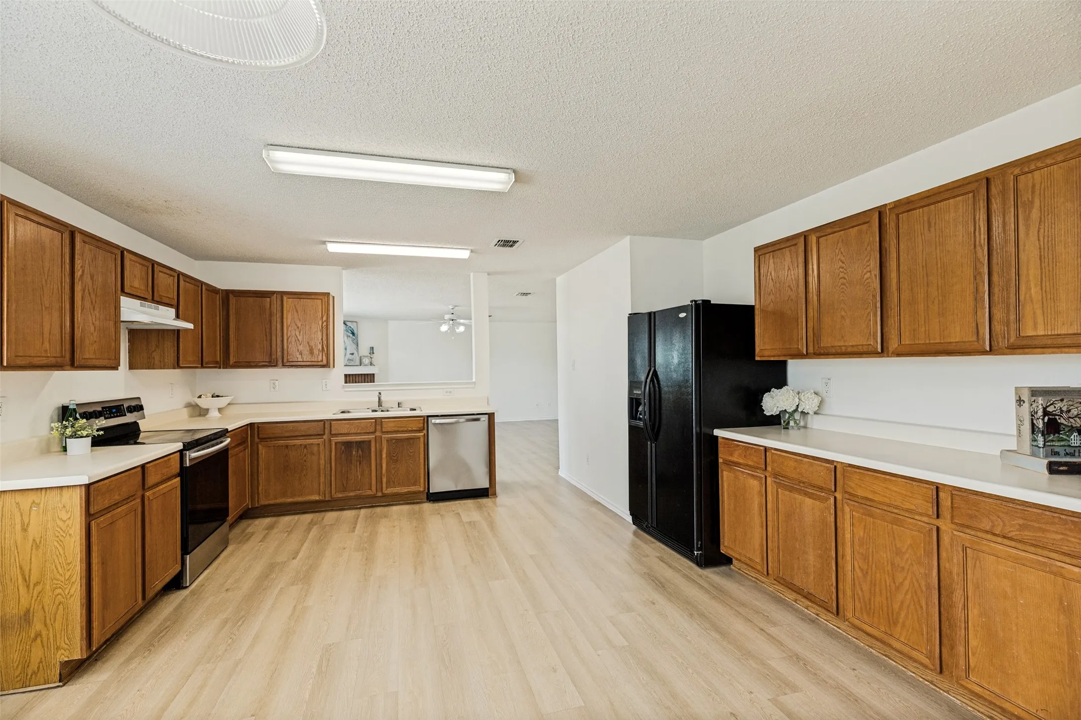 Single Family Residence For Sale in Rockwall County , 3468 POST OAK Drive, Rockwall, Texas 75032, 4 Bedroom, 3 Bathroom, 2 Garage spaces, 2,984 Sqft, built in 2005, mls#21359748, Real Estate Agent in Rockwall, Homes For Sale in Rockwall county, Homes For Sale in Rockwall, Realtor in Rockwall Texas, Real Estate Brokerage Independent Realty Texas, Luminita Cordes Realtor