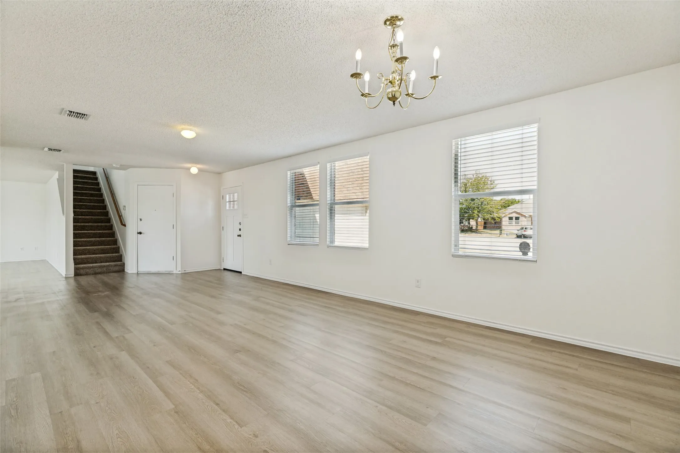 Single Family Residence For Sale in Rockwall County , 3468 POST OAK Drive, Rockwall, Texas 75032, 4 Bedroom, 3 Bathroom, 2 Garage spaces, 2,984 Sqft, built in 2005, mls#21359748, Real Estate Agent in Rockwall, Homes For Sale in Rockwall county, Homes For Sale in Rockwall, Realtor in Rockwall Texas, Real Estate Brokerage Independent Realty Texas, Luminita Cordes Realtor
