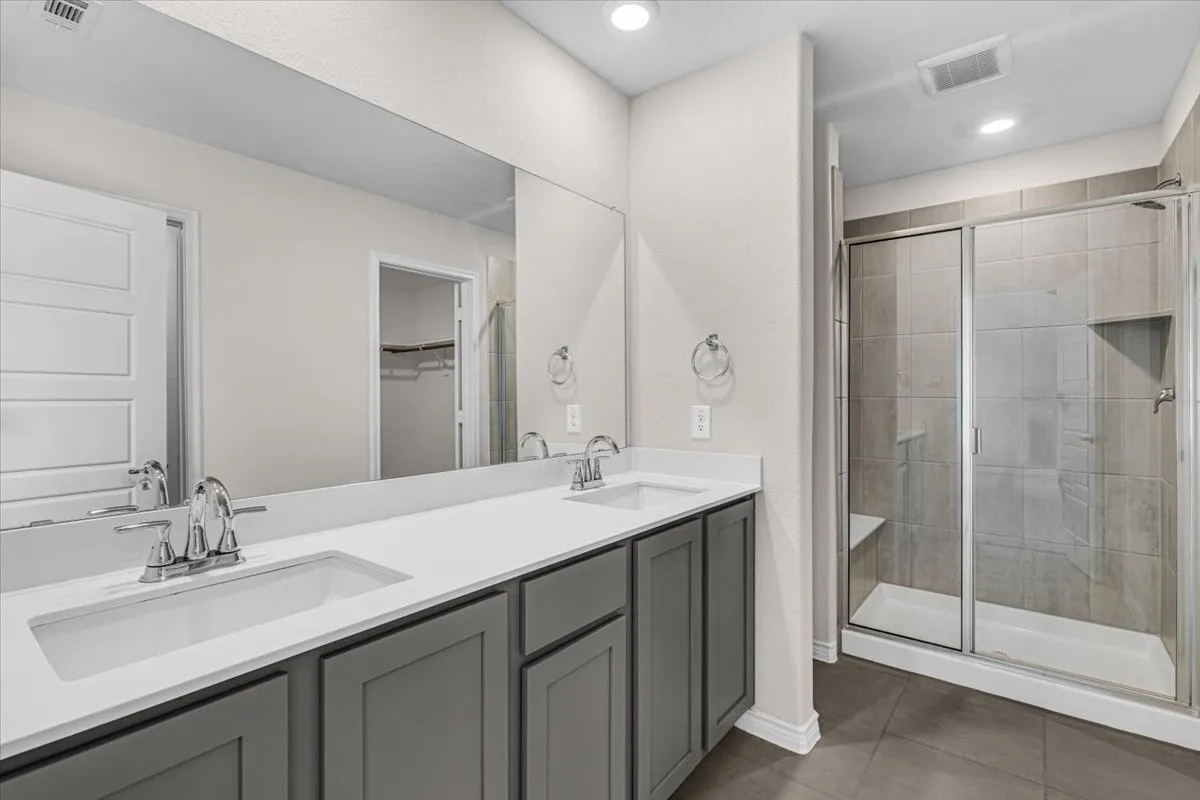Another view of the fantastic master bath