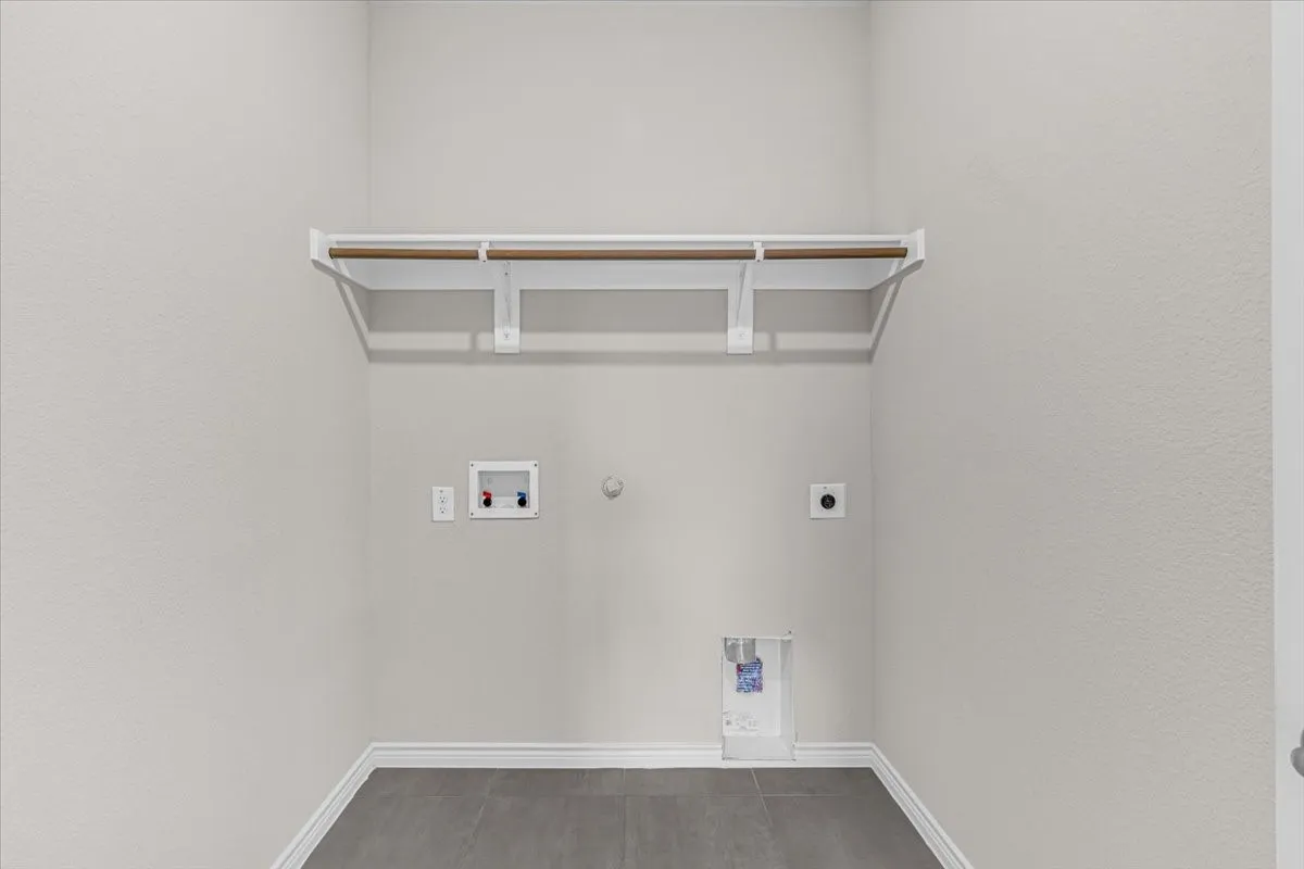Full size laundry room