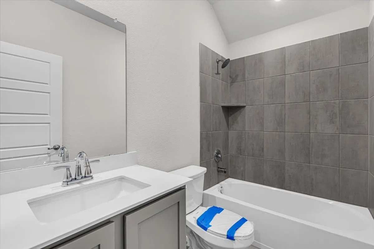 Hallway bathroom #1