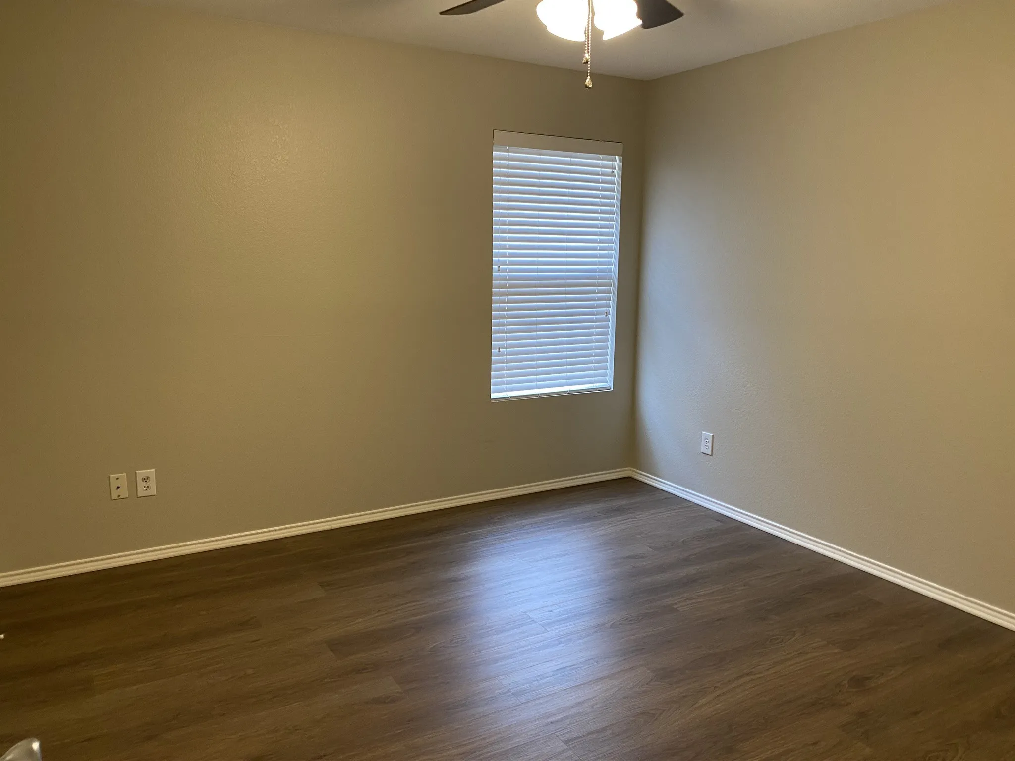 Single Family Residence For Rent in Denton County , 7705 Settlement Drive, Denton, Texas 76210, 3 Bedroom, 2 Bathroom, 2 Garage spaces, 1,647 Sqft, built in 2002, mls#21365569, Real Estate Agent in Denton, Homes For Rent in Denton county, Homes For Rent in Denton, Realtor in Denton Texas, Real Estate Brokerage Independent Realty Texas, Luminita Cordes Realtor