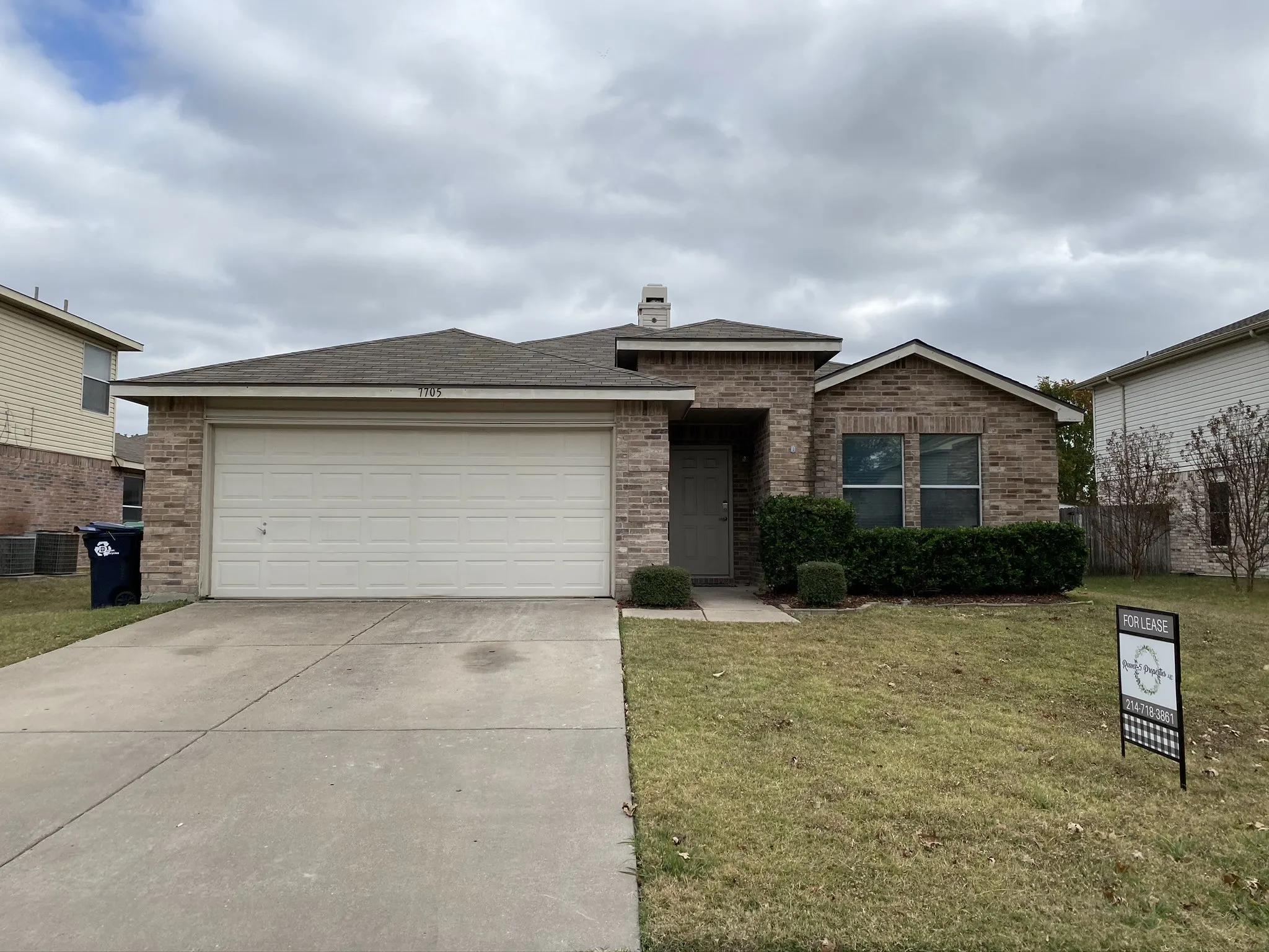 Single Family Residence For Rent in Denton County , 7705 Settlement Drive, Denton, Texas 76210, 3 Bedroom, 2 Bathroom, 2 Garage spaces, 1,647 Sqft, built in 2002, mls#21365569, Real Estate Agent in Denton, Homes For Rent in Denton county, Homes For Rent in Denton, Realtor in Denton Texas, Real Estate Brokerage Independent Realty Texas, Luminita Cordes Realtor