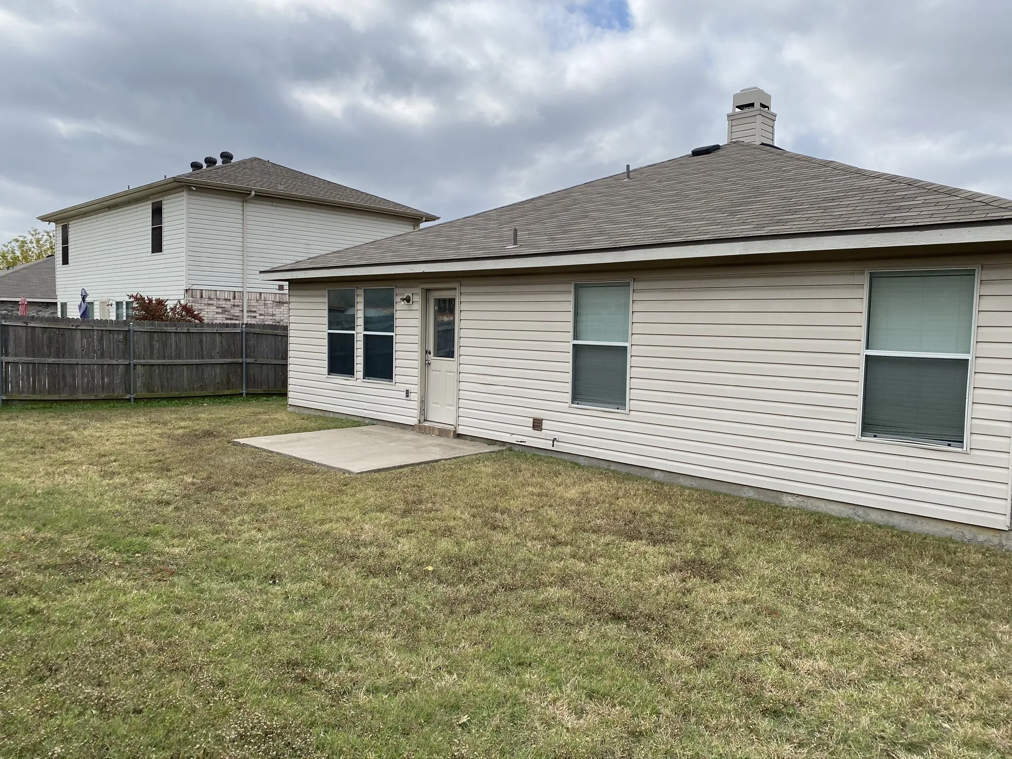 Single Family Residence For Rent in Denton County , 7705 Settlement Drive, Denton, Texas 76210, 3 Bedroom, 2 Bathroom, 2 Garage spaces, 1,647 Sqft, built in 2002, mls#21365569, Real Estate Agent in Denton, Homes For Rent in Denton county, Homes For Rent in Denton, Realtor in Denton Texas, Real Estate Brokerage Independent Realty Texas, Luminita Cordes Realtor