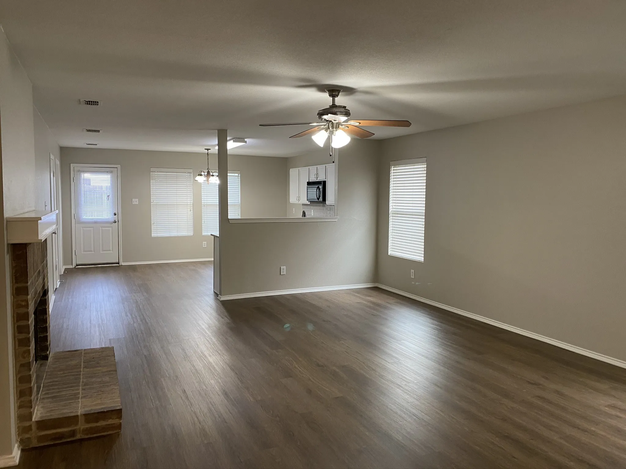 Single Family Residence For Rent in Denton County , 7705 Settlement Drive, Denton, Texas 76210, 3 Bedroom, 2 Bathroom, 2 Garage spaces, 1,647 Sqft, built in 2002, mls#21365569, Real Estate Agent in Denton, Homes For Rent in Denton county, Homes For Rent in Denton, Realtor in Denton Texas, Real Estate Brokerage Independent Realty Texas, Luminita Cordes Realtor