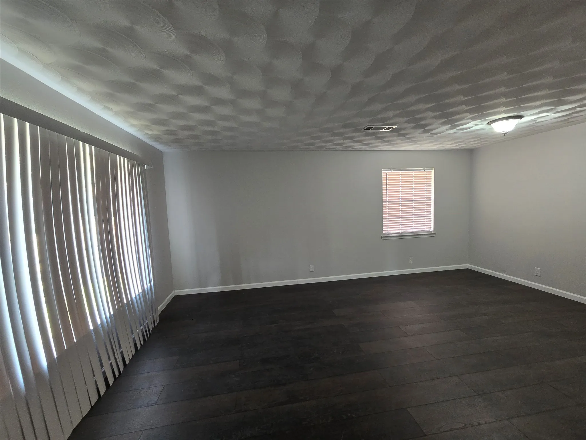 Single Family Residence For Rent in Dallas County , 1623 Heather Glen Drive, Dallas, Texas 75232, 3 Bedroom, 2 Bathroom, 2 Garage spaces, 1,682 Sqft, built in 1964, mls#21365156, Real Estate Agent in Dallas, Homes For Rent in Dallas county, Homes For Rent in Dallas, Realtor in Dallas Texas, Real Estate Brokerage Independent Realty Texas, Luminita Cordes Realtor