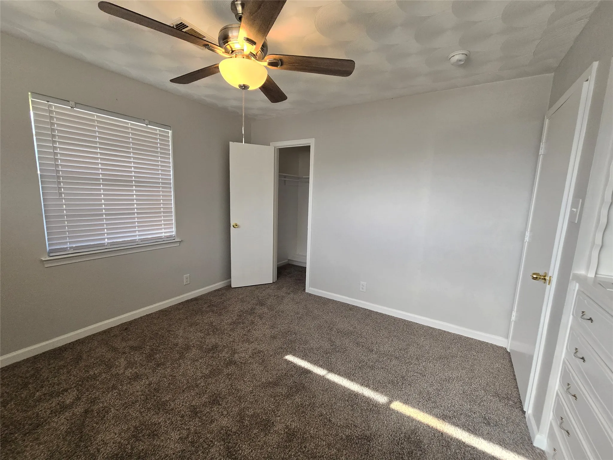 Single Family Residence For Rent in Dallas County , 1623 Heather Glen Drive, Dallas, Texas 75232, 3 Bedroom, 2 Bathroom, 2 Garage spaces, 1,682 Sqft, built in 1964, mls#21365156, Real Estate Agent in Dallas, Homes For Rent in Dallas county, Homes For Rent in Dallas, Realtor in Dallas Texas, Real Estate Brokerage Independent Realty Texas, Luminita Cordes Realtor