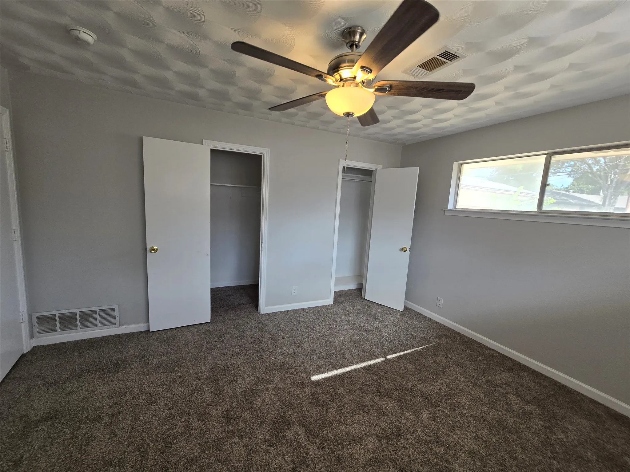 Single Family Residence For Rent in Dallas County , 1623 Heather Glen Drive, Dallas, Texas 75232, 3 Bedroom, 2 Bathroom, 2 Garage spaces, 1,682 Sqft, built in 1964, mls#21365156, Real Estate Agent in Dallas, Homes For Rent in Dallas county, Homes For Rent in Dallas, Realtor in Dallas Texas, Real Estate Brokerage Independent Realty Texas, Luminita Cordes Realtor