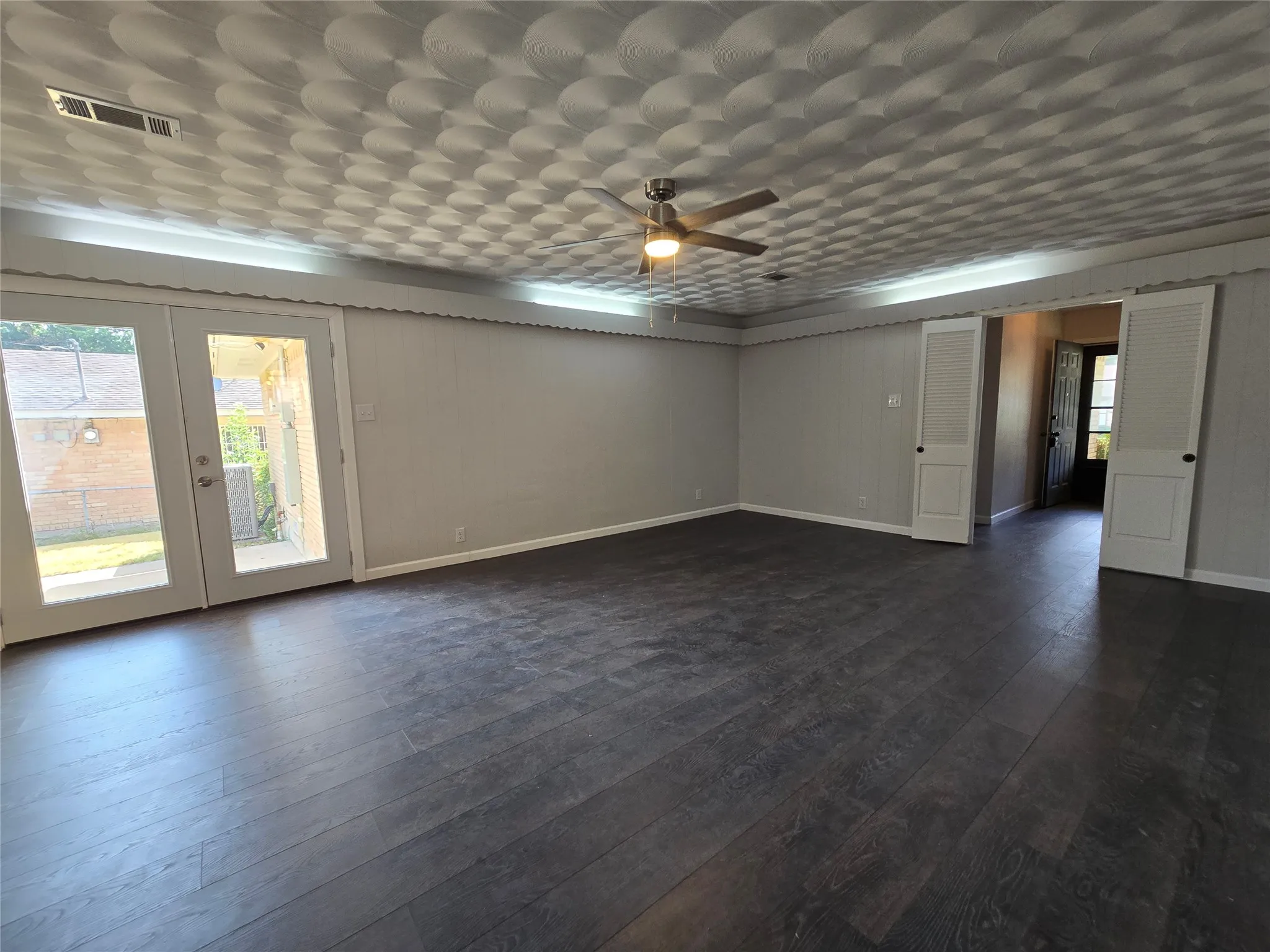 Single Family Residence For Rent in Dallas County , 1623 Heather Glen Drive, Dallas, Texas 75232, 3 Bedroom, 2 Bathroom, 2 Garage spaces, 1,682 Sqft, built in 1964, mls#21365156, Real Estate Agent in Dallas, Homes For Rent in Dallas county, Homes For Rent in Dallas, Realtor in Dallas Texas, Real Estate Brokerage Independent Realty Texas, Luminita Cordes Realtor
