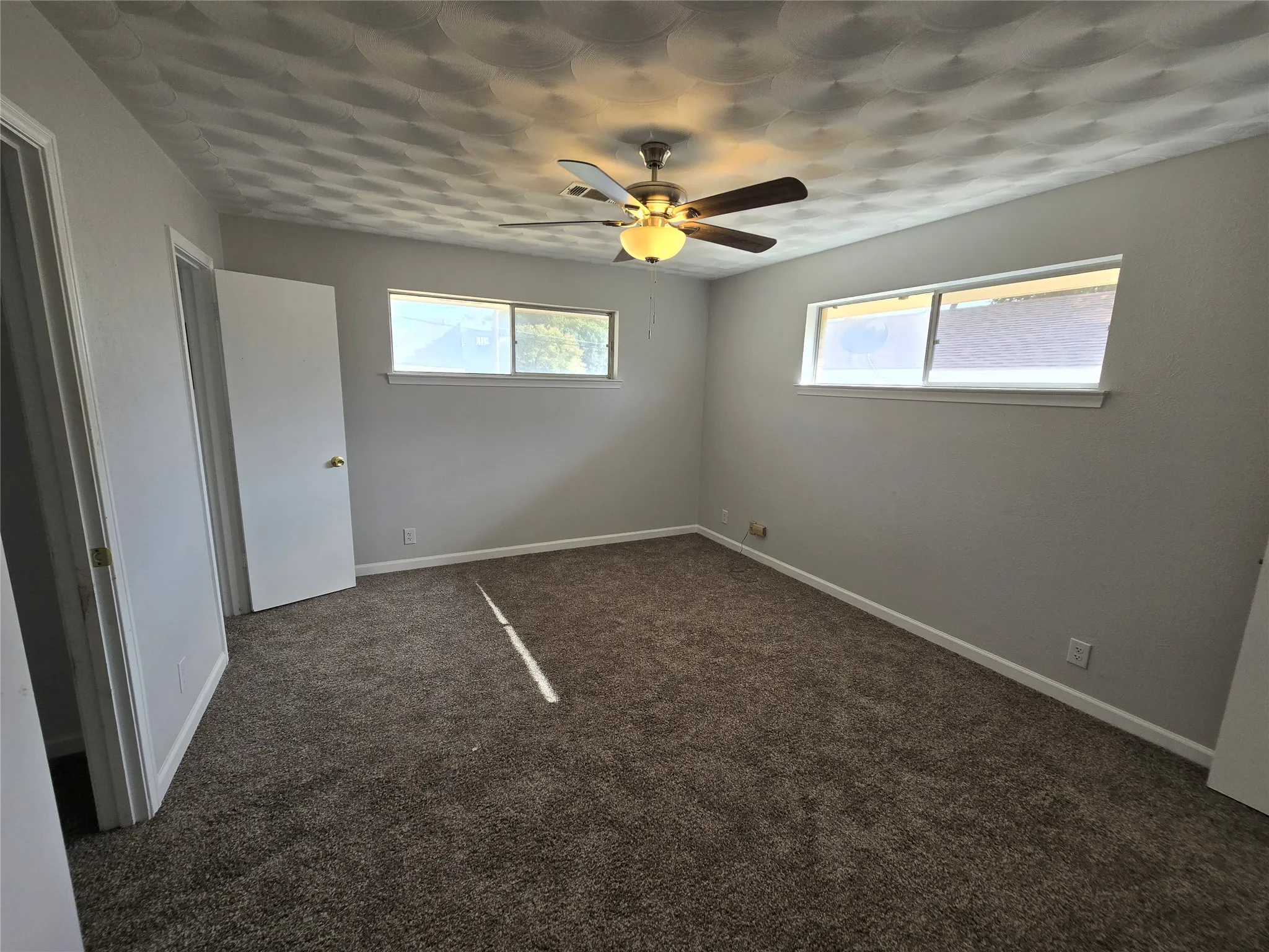Single Family Residence For Rent in Dallas County , 1623 Heather Glen Drive, Dallas, Texas 75232, 3 Bedroom, 2 Bathroom, 2 Garage spaces, 1,682 Sqft, built in 1964, mls#21365156, Real Estate Agent in Dallas, Homes For Rent in Dallas county, Homes For Rent in Dallas, Realtor in Dallas Texas, Real Estate Brokerage Independent Realty Texas, Luminita Cordes Realtor