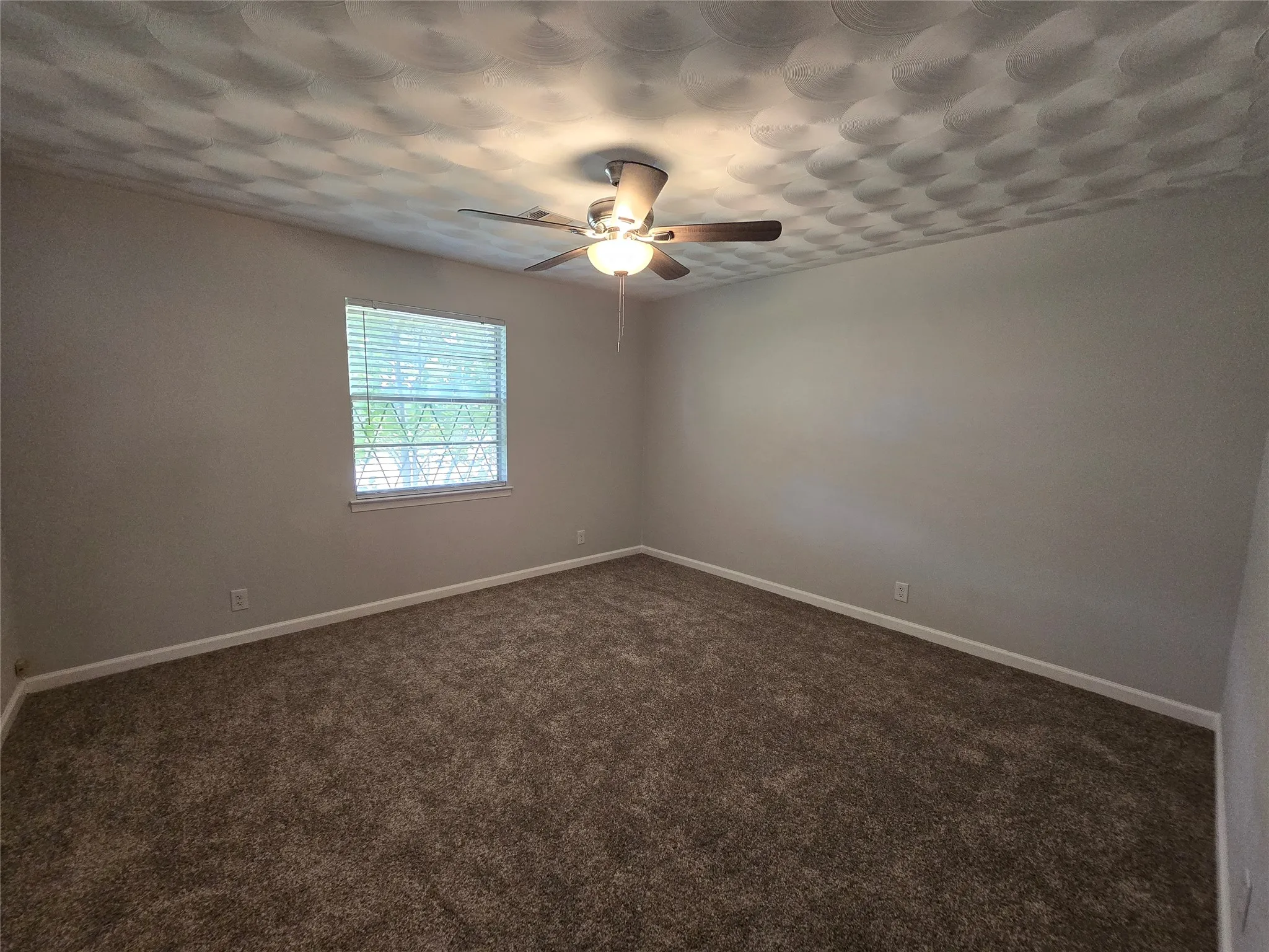 Single Family Residence For Rent in Dallas County , 1623 Heather Glen Drive, Dallas, Texas 75232, 3 Bedroom, 2 Bathroom, 2 Garage spaces, 1,682 Sqft, built in 1964, mls#21365156, Real Estate Agent in Dallas, Homes For Rent in Dallas county, Homes For Rent in Dallas, Realtor in Dallas Texas, Real Estate Brokerage Independent Realty Texas, Luminita Cordes Realtor
