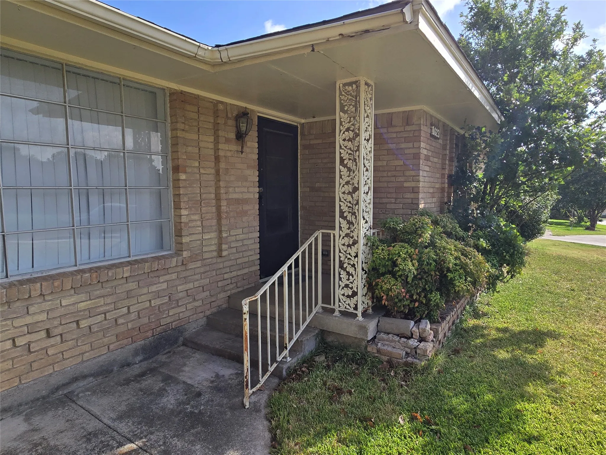 Single Family Residence For Rent in Dallas County , 1623 Heather Glen Drive, Dallas, Texas 75232, 3 Bedroom, 2 Bathroom, 2 Garage spaces, 1,682 Sqft, built in 1964, mls#21365156, Real Estate Agent in Dallas, Homes For Rent in Dallas county, Homes For Rent in Dallas, Realtor in Dallas Texas, Real Estate Brokerage Independent Realty Texas, Luminita Cordes Realtor