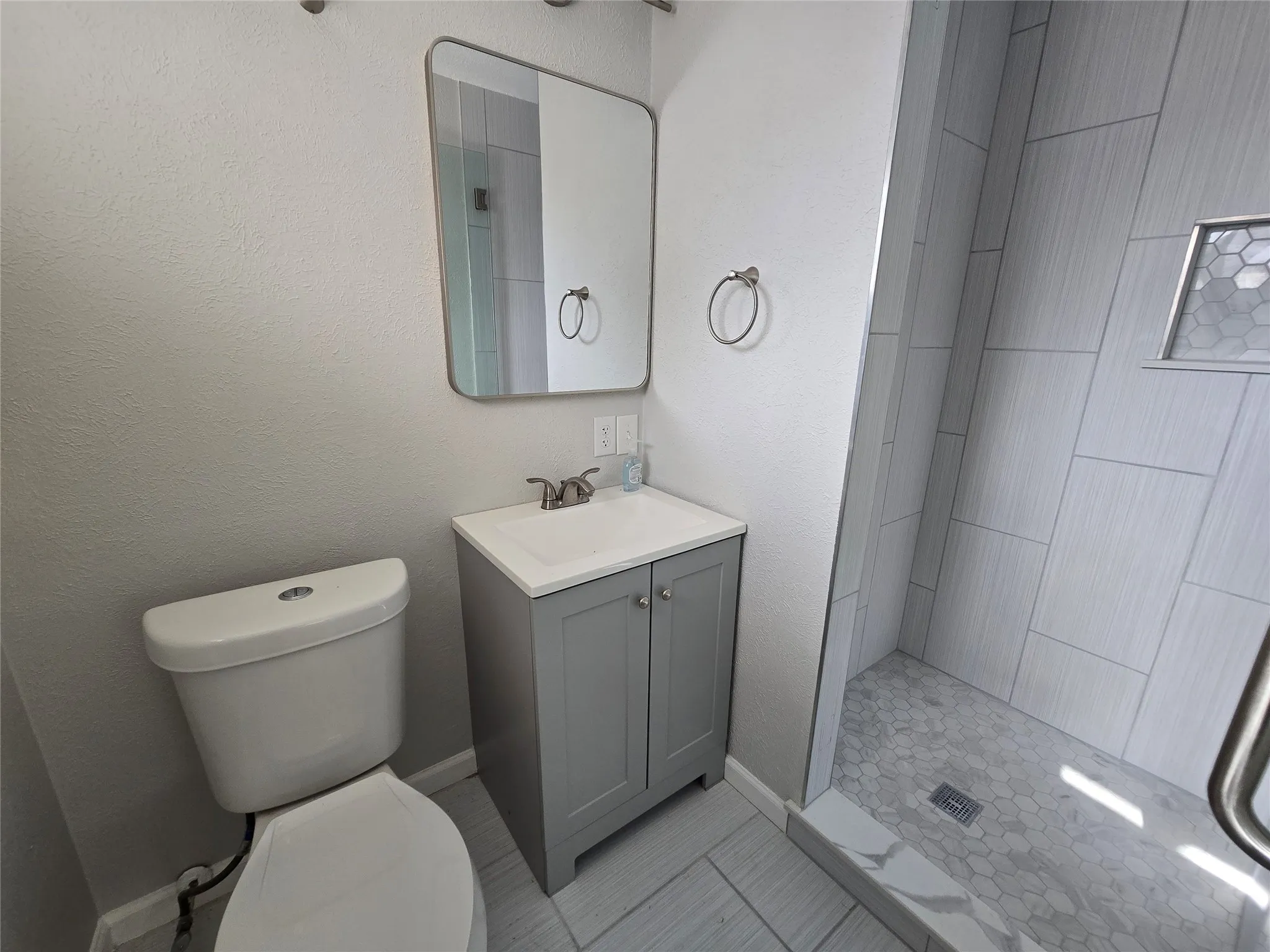 Single Family Residence For Rent in Dallas County , 1623 Heather Glen Drive, Dallas, Texas 75232, 3 Bedroom, 2 Bathroom, 2 Garage spaces, 1,682 Sqft, built in 1964, mls#21365156, Real Estate Agent in Dallas, Homes For Rent in Dallas county, Homes For Rent in Dallas, Realtor in Dallas Texas, Real Estate Brokerage Independent Realty Texas, Luminita Cordes Realtor