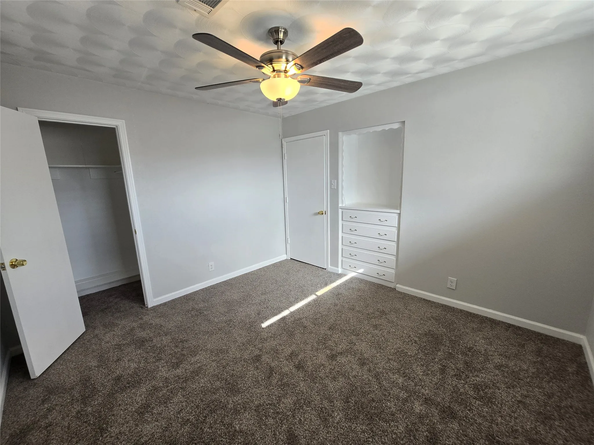 Single Family Residence For Rent in Dallas County , 1623 Heather Glen Drive, Dallas, Texas 75232, 3 Bedroom, 2 Bathroom, 2 Garage spaces, 1,682 Sqft, built in 1964, mls#21365156, Real Estate Agent in Dallas, Homes For Rent in Dallas county, Homes For Rent in Dallas, Realtor in Dallas Texas, Real Estate Brokerage Independent Realty Texas, Luminita Cordes Realtor