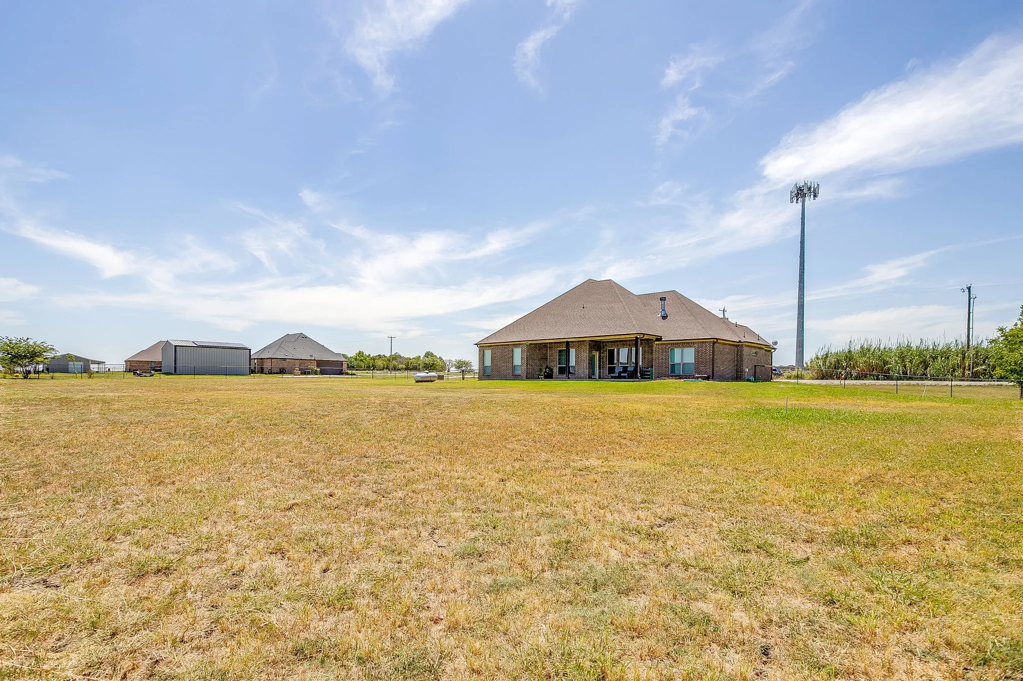 Single Family Residence For Sale in Johnson County , 8341 County Road 201a, Grandview, Texas 76050, 3 Bedroom, 3 Bathroom, 2 Garage spaces, 2,270 Sqft, built in 2018, mls#21363310, Real Estate Agent in Grandview, Homes For Sale in Johnson county, Homes For Sale in Grandview, Realtor in Grandview Texas, Real Estate Brokerage Independent Realty Texas, Luminita Cordes Realtor