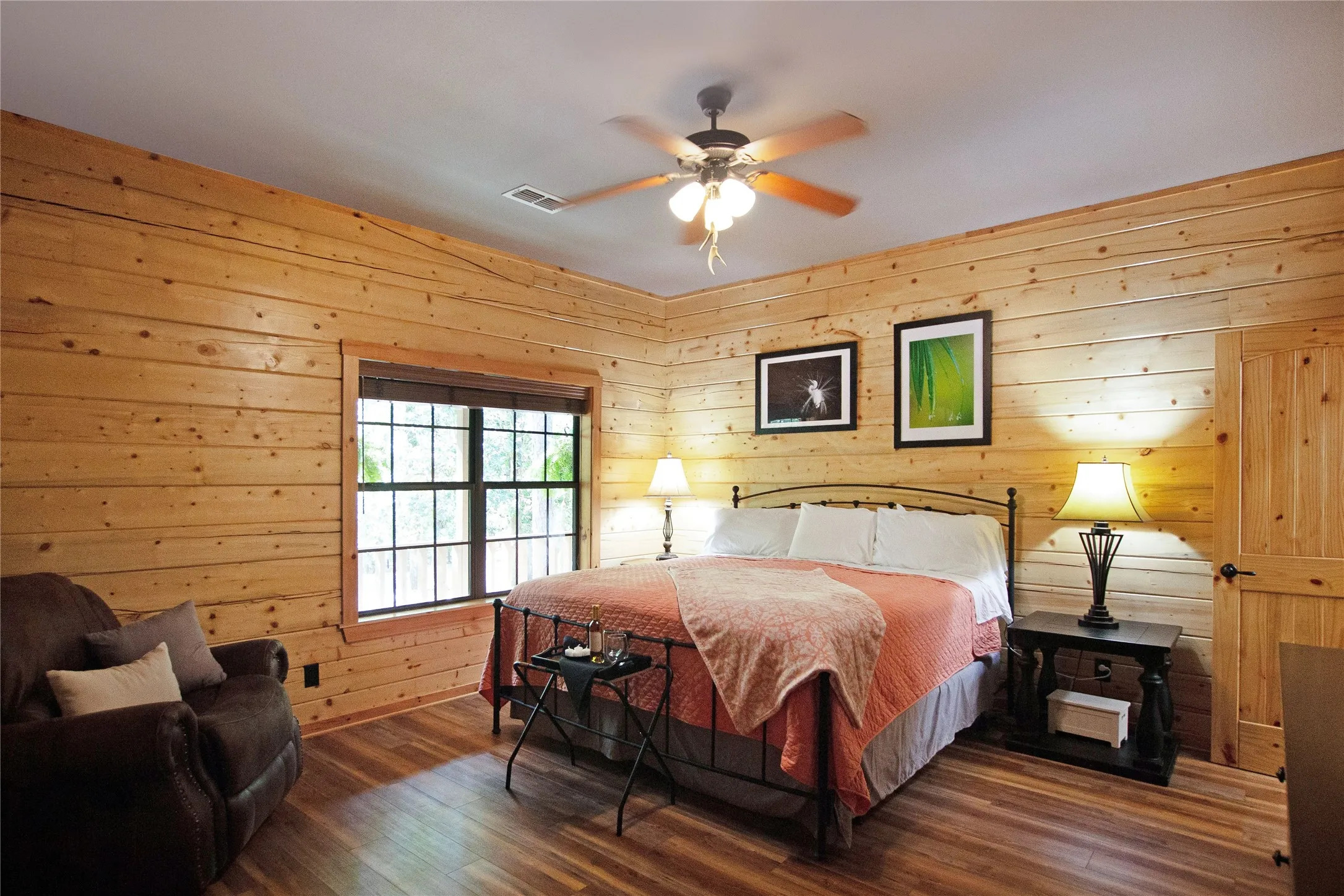 Single Family Residence For Sale in Wood County , 333 Dogwood Trail, Holly Lake Ranch, Texas 75765, 3 Bedroom, 4 Bathroom, Garage spaces, 2,392 Sqft, built in 2015, mls#21365549, Real Estate Agent in Holly Lake Ranch, Homes For Sale in Wood county, Homes For Sale in Holly Lake Ranch, Realtor in Holly Lake Ranch Texas, Real Estate Brokerage Independent Realty Texas, Luminita Cordes Realtor