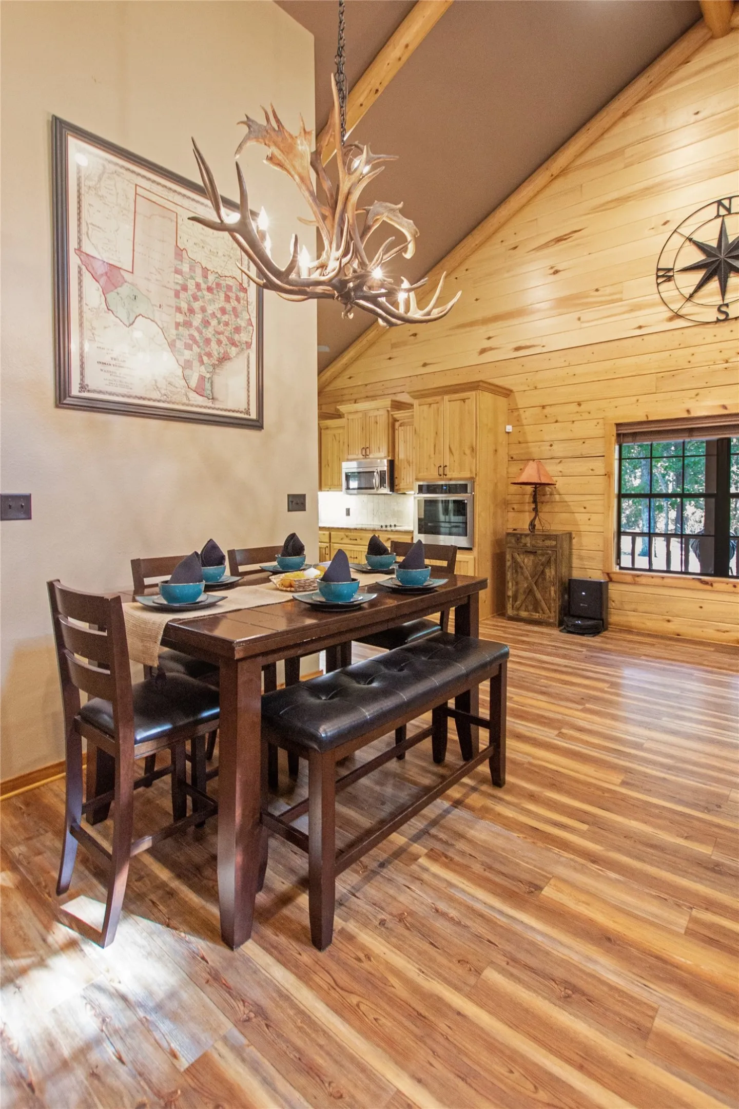 Single Family Residence For Sale in Wood County , 333 Dogwood Trail, Holly Lake Ranch, Texas 75765, 3 Bedroom, 4 Bathroom, Garage spaces, 2,392 Sqft, built in 2015, mls#21365549, Real Estate Agent in Holly Lake Ranch, Homes For Sale in Wood county, Homes For Sale in Holly Lake Ranch, Realtor in Holly Lake Ranch Texas, Real Estate Brokerage Independent Realty Texas, Luminita Cordes Realtor