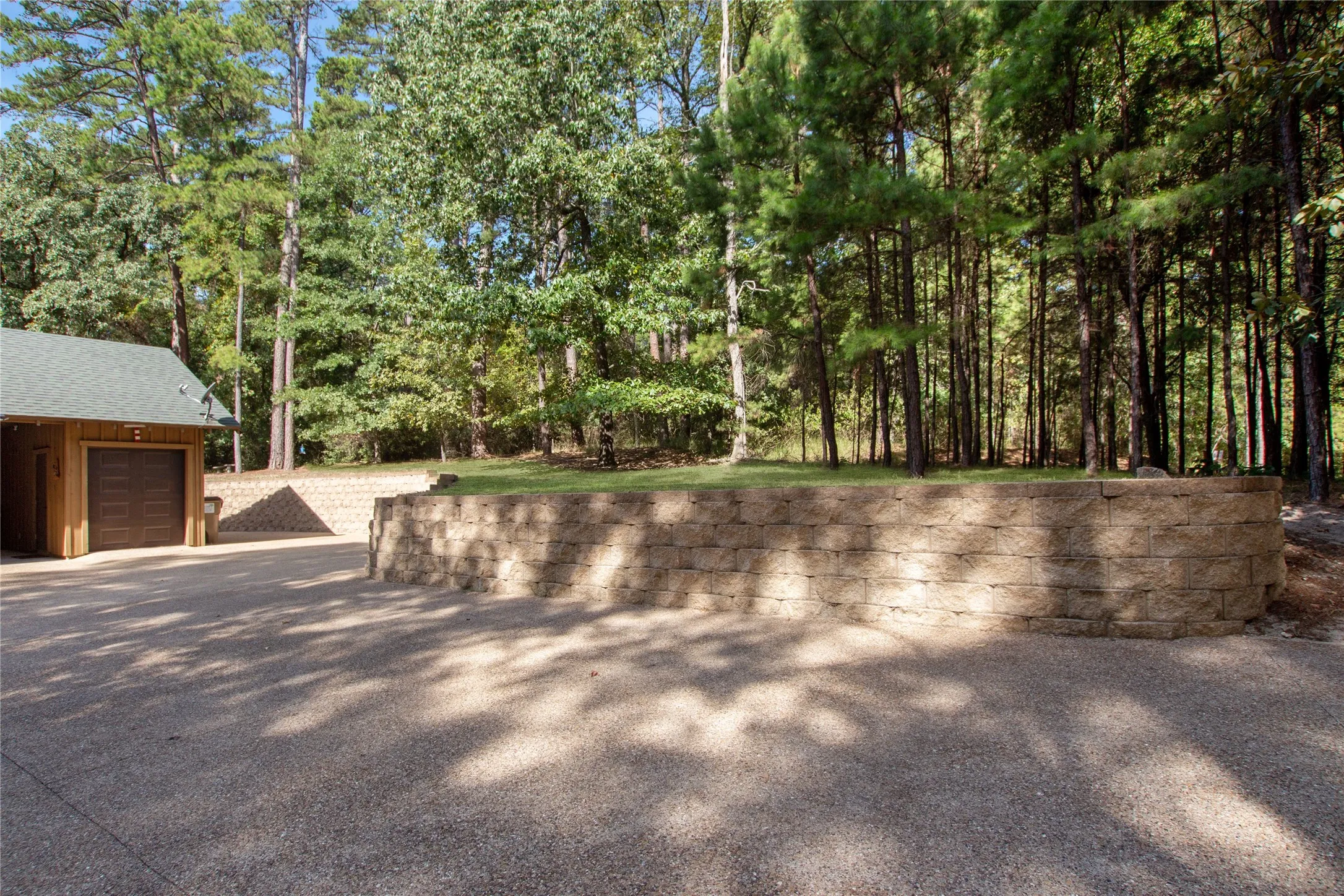 Single Family Residence For Sale in Wood County , 333 Dogwood Trail, Holly Lake Ranch, Texas 75765, 3 Bedroom, 4 Bathroom, Garage spaces, 2,392 Sqft, built in 2015, mls#21365549, Real Estate Agent in Holly Lake Ranch, Homes For Sale in Wood county, Homes For Sale in Holly Lake Ranch, Realtor in Holly Lake Ranch Texas, Real Estate Brokerage Independent Realty Texas, Luminita Cordes Realtor