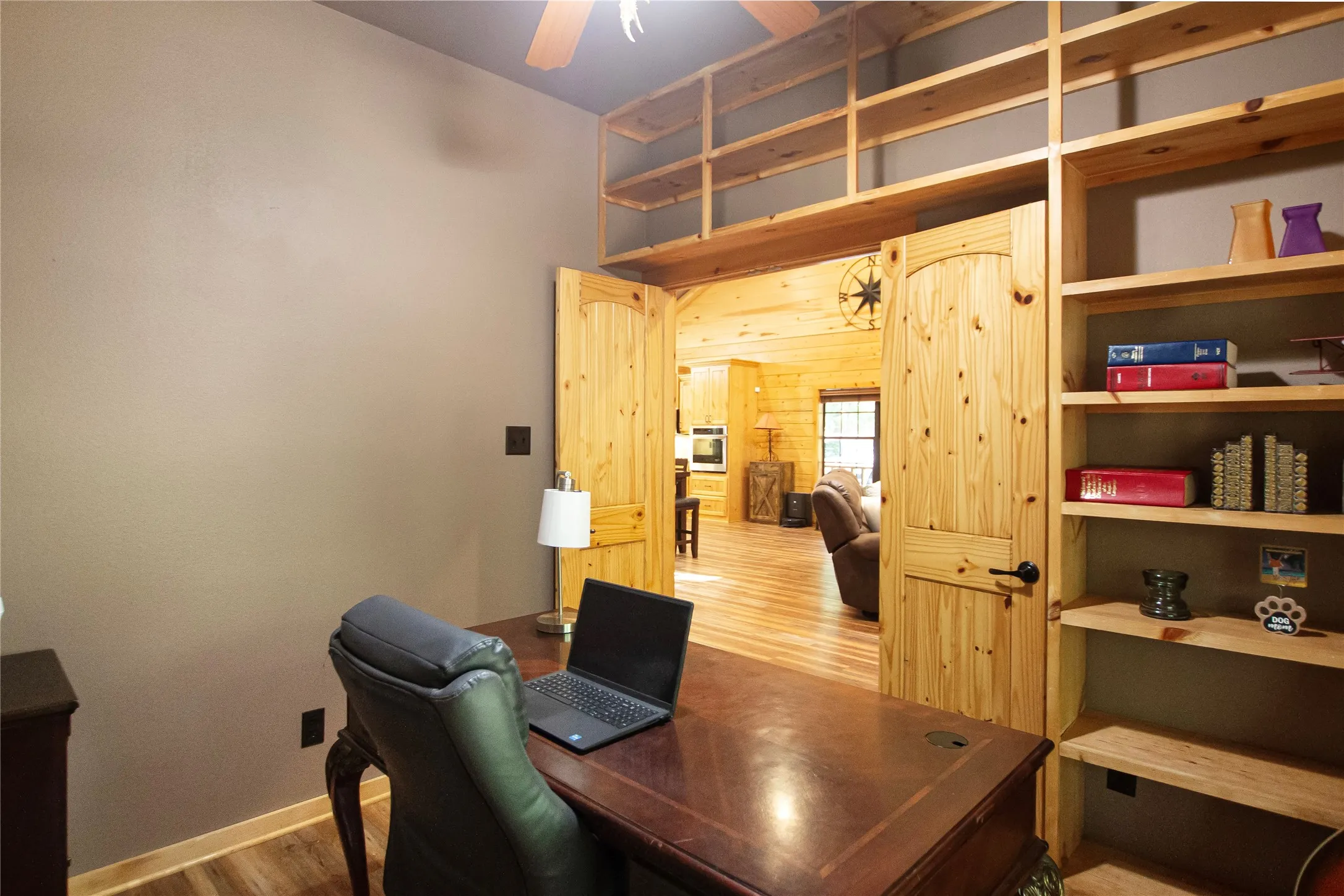 Single Family Residence For Sale in Wood County , 333 Dogwood Trail, Holly Lake Ranch, Texas 75765, 3 Bedroom, 4 Bathroom, Garage spaces, 2,392 Sqft, built in 2015, mls#21365549, Real Estate Agent in Holly Lake Ranch, Homes For Sale in Wood county, Homes For Sale in Holly Lake Ranch, Realtor in Holly Lake Ranch Texas, Real Estate Brokerage Independent Realty Texas, Luminita Cordes Realtor