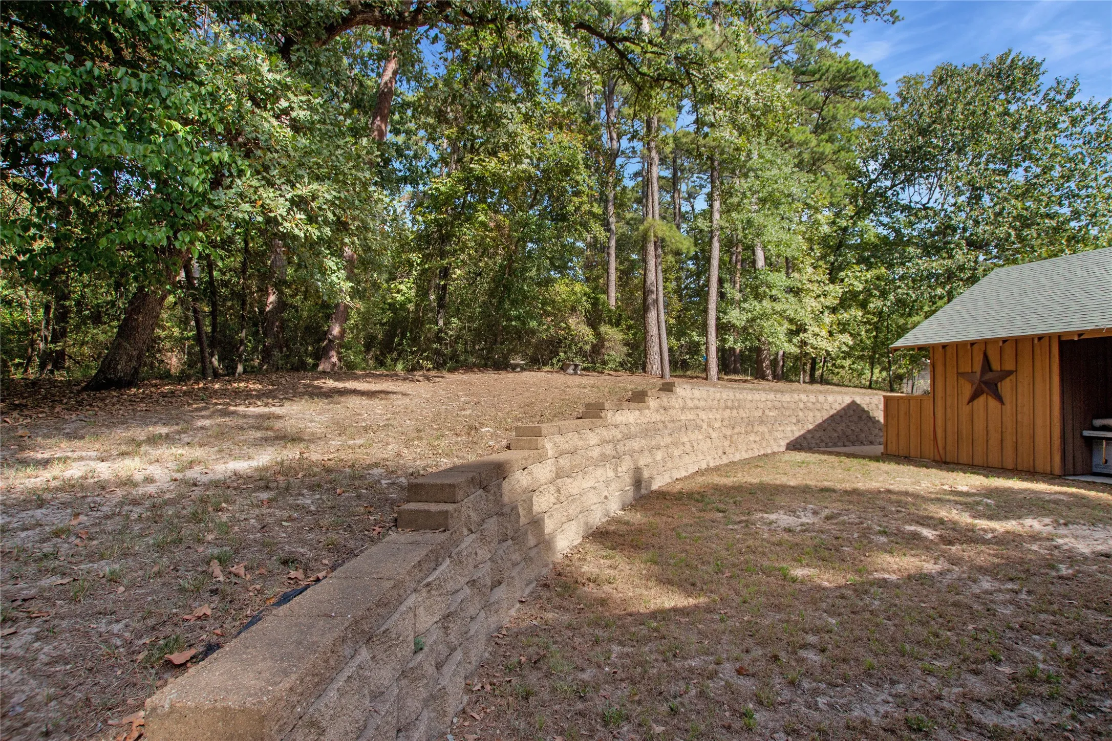 Single Family Residence For Sale in Wood County , 333 Dogwood Trail, Holly Lake Ranch, Texas 75765, 3 Bedroom, 4 Bathroom, Garage spaces, 2,392 Sqft, built in 2015, mls#21365549, Real Estate Agent in Holly Lake Ranch, Homes For Sale in Wood county, Homes For Sale in Holly Lake Ranch, Realtor in Holly Lake Ranch Texas, Real Estate Brokerage Independent Realty Texas, Luminita Cordes Realtor