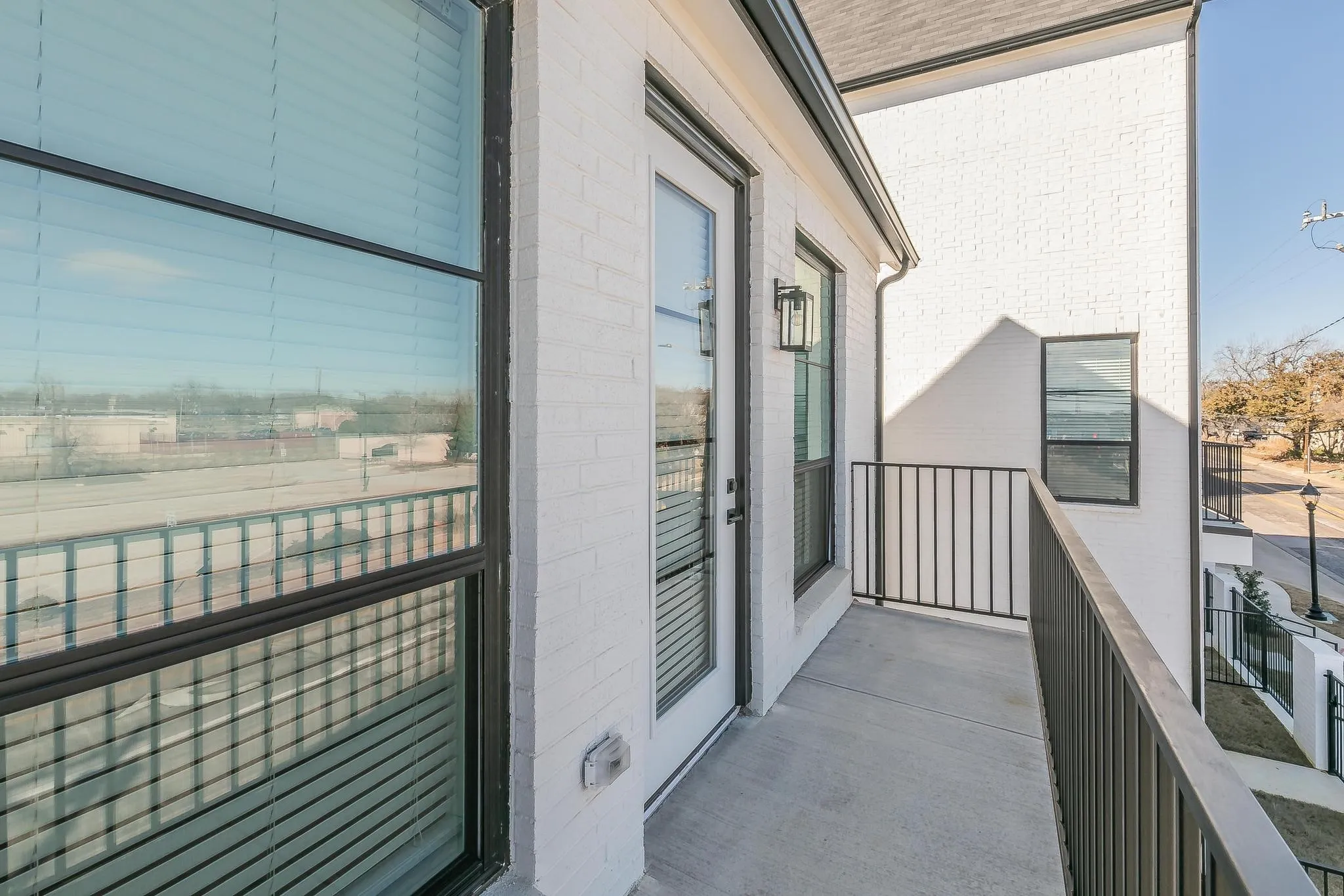 Townhouse For Rent in Tarrant County , 682 W Main Street, Arlington, Texas 76013, 3 Bedroom, 3 Bathroom, 2 Garage spaces, 1,746 Sqft, built in 2022, mls#21365495, Real Estate Agent in Arlington, Homes For Rent in Tarrant county, Homes For Rent in Arlington, Realtor in Arlington Texas, Real Estate Brokerage Independent Realty Texas, Luminita Cordes Realtor