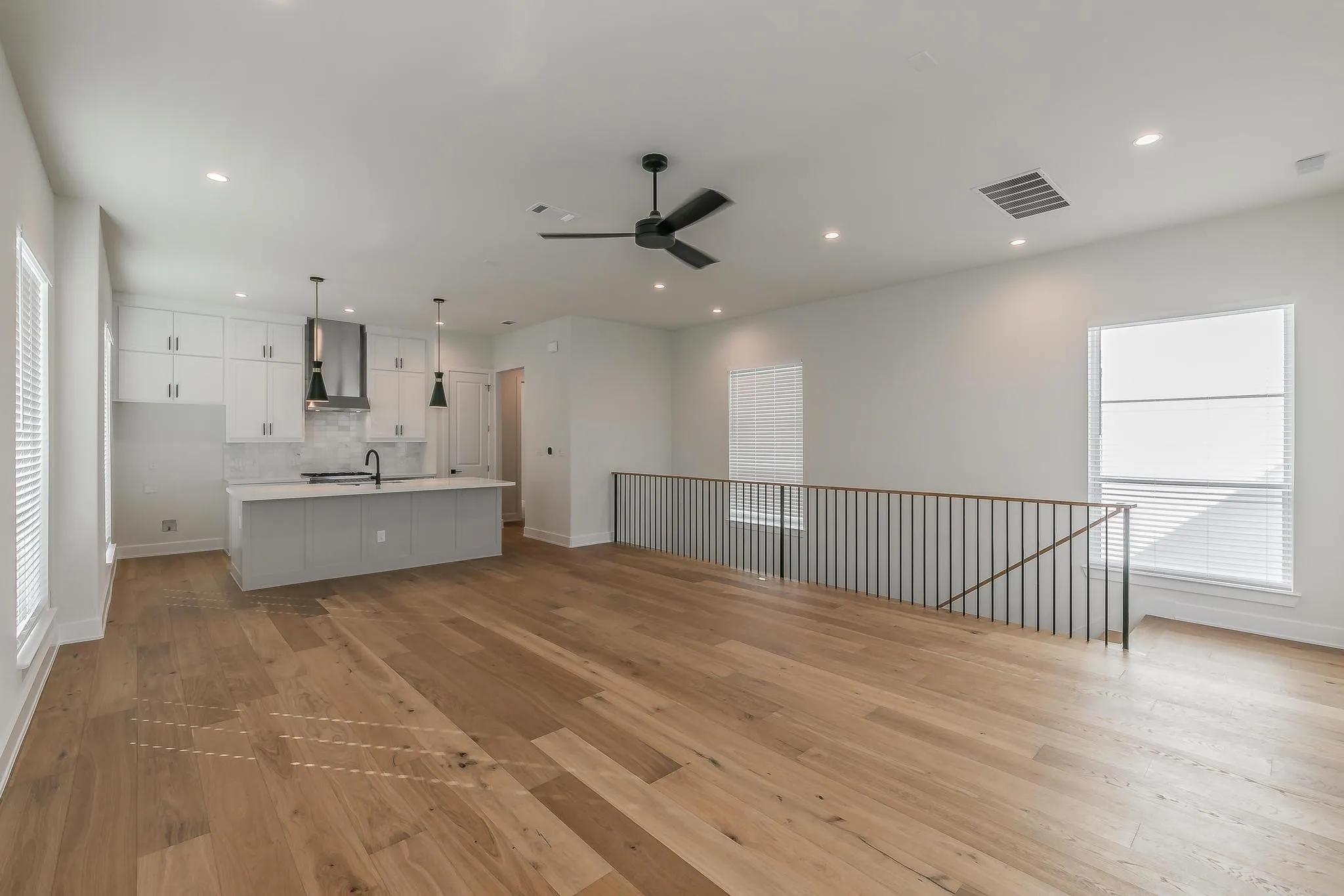 Townhouse For Rent in Tarrant County , 682 W Main Street, Arlington, Texas 76013, 3 Bedroom, 3 Bathroom, 2 Garage spaces, 1,746 Sqft, built in 2022, mls#21365495, Real Estate Agent in Arlington, Homes For Rent in Tarrant county, Homes For Rent in Arlington, Realtor in Arlington Texas, Real Estate Brokerage Independent Realty Texas, Luminita Cordes Realtor