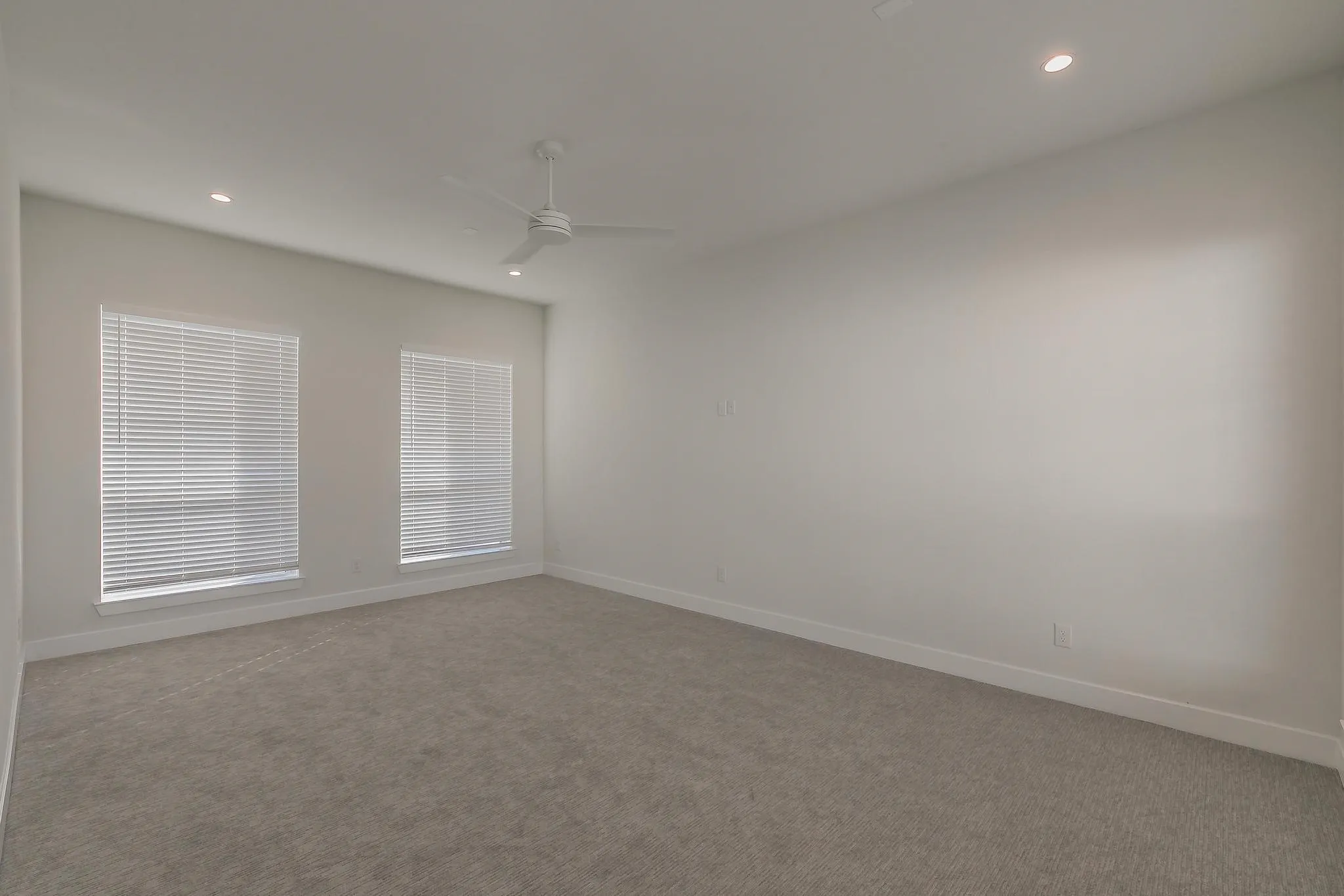Townhouse For Rent in Tarrant County , 682 W Main Street, Arlington, Texas 76013, 3 Bedroom, 3 Bathroom, 2 Garage spaces, 1,746 Sqft, built in 2022, mls#21365495, Real Estate Agent in Arlington, Homes For Rent in Tarrant county, Homes For Rent in Arlington, Realtor in Arlington Texas, Real Estate Brokerage Independent Realty Texas, Luminita Cordes Realtor