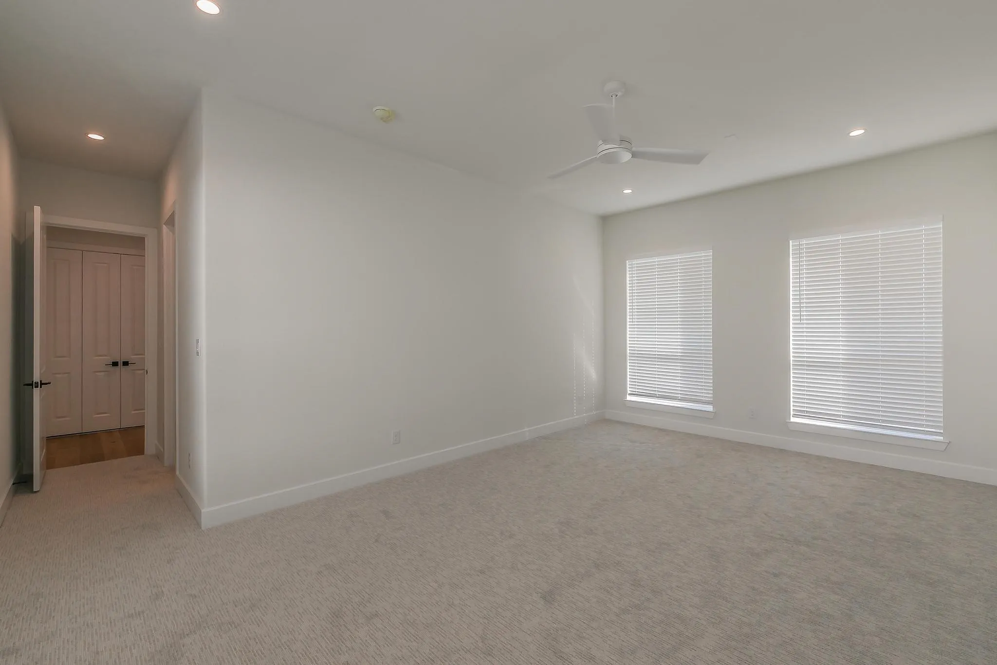 Townhouse For Rent in Tarrant County , 682 W Main Street, Arlington, Texas 76013, 3 Bedroom, 3 Bathroom, 2 Garage spaces, 1,746 Sqft, built in 2022, mls#21365495, Real Estate Agent in Arlington, Homes For Rent in Tarrant county, Homes For Rent in Arlington, Realtor in Arlington Texas, Real Estate Brokerage Independent Realty Texas, Luminita Cordes Realtor