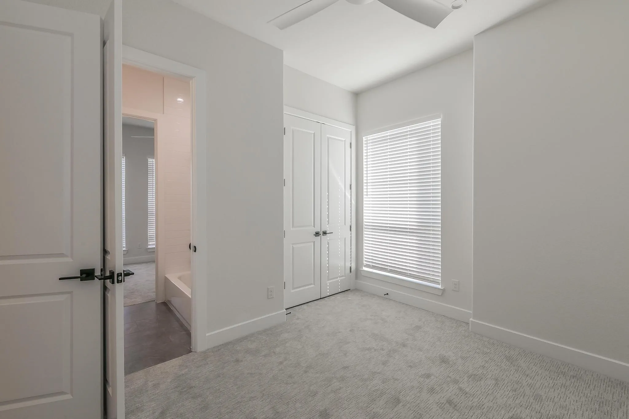 Townhouse For Rent in Tarrant County , 682 W Main Street, Arlington, Texas 76013, 3 Bedroom, 3 Bathroom, 2 Garage spaces, 1,746 Sqft, built in 2022, mls#21365495, Real Estate Agent in Arlington, Homes For Rent in Tarrant county, Homes For Rent in Arlington, Realtor in Arlington Texas, Real Estate Brokerage Independent Realty Texas, Luminita Cordes Realtor