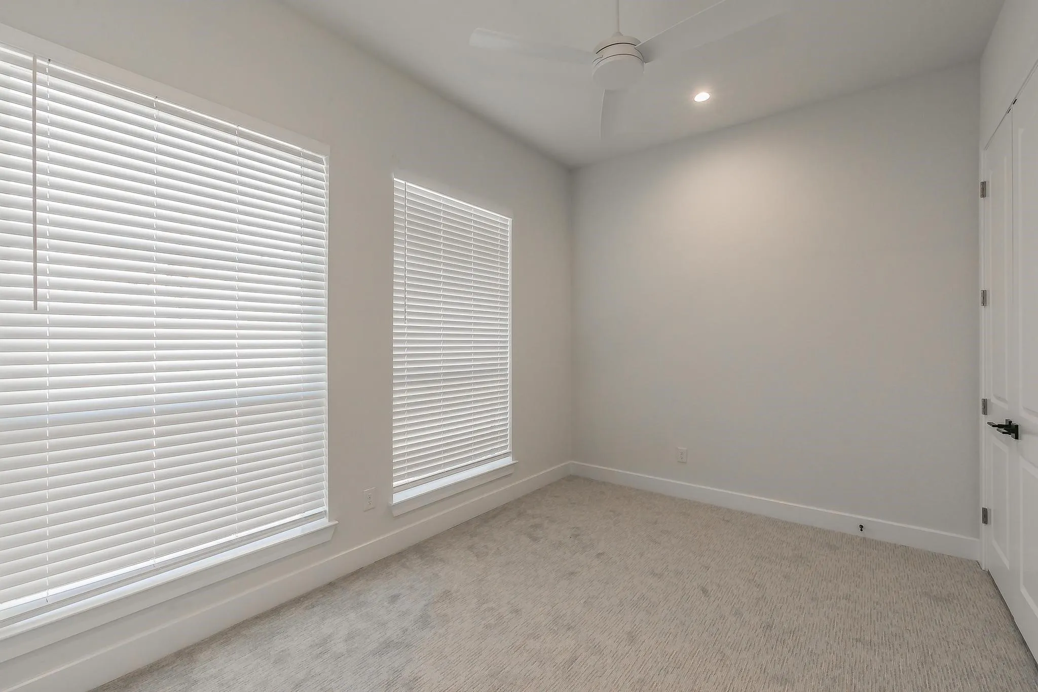 Townhouse For Rent in Tarrant County , 682 W Main Street, Arlington, Texas 76013, 3 Bedroom, 3 Bathroom, 2 Garage spaces, 1,746 Sqft, built in 2022, mls#21365495, Real Estate Agent in Arlington, Homes For Rent in Tarrant county, Homes For Rent in Arlington, Realtor in Arlington Texas, Real Estate Brokerage Independent Realty Texas, Luminita Cordes Realtor