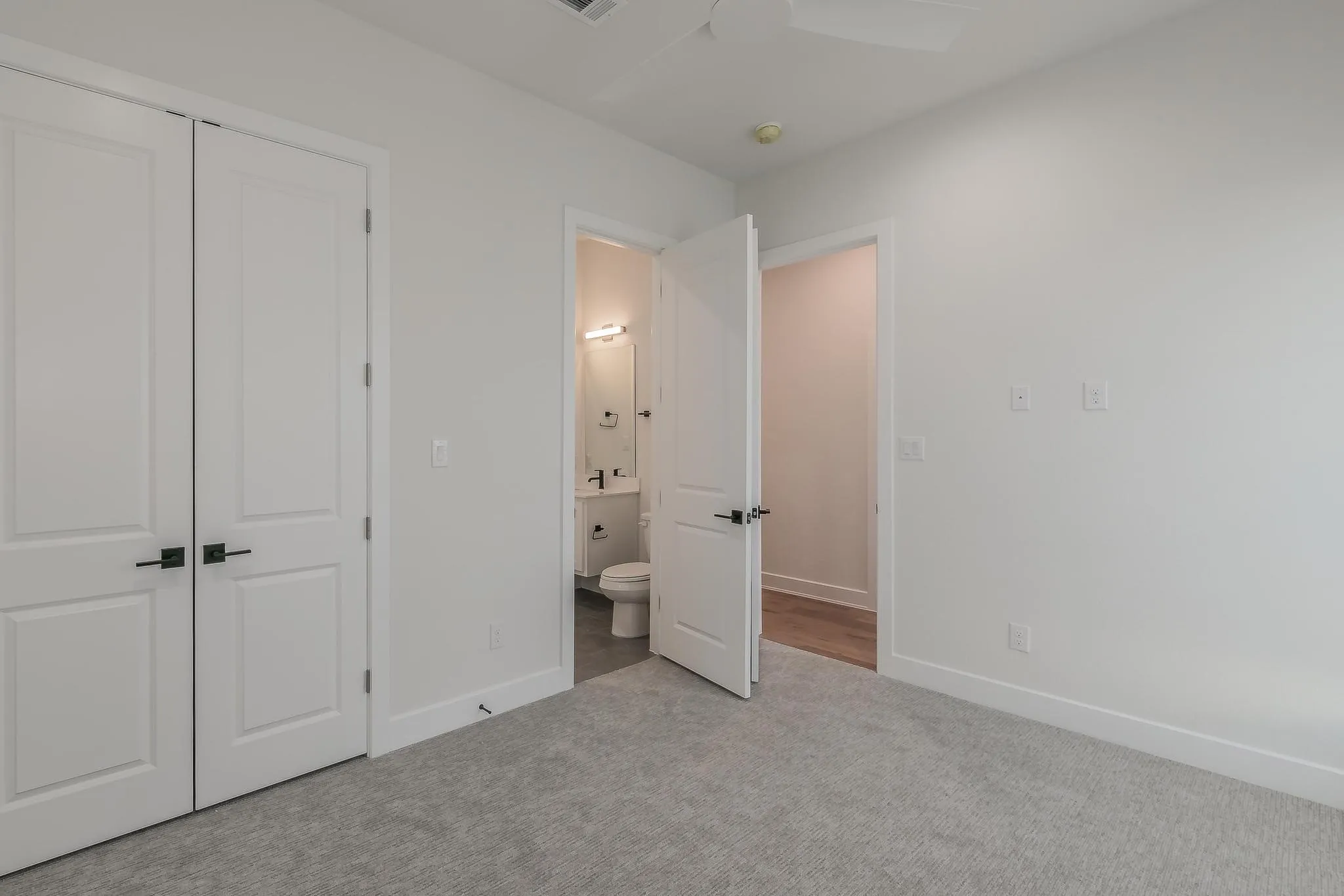Townhouse For Rent in Tarrant County , 682 W Main Street, Arlington, Texas 76013, 3 Bedroom, 3 Bathroom, 2 Garage spaces, 1,746 Sqft, built in 2022, mls#21365495, Real Estate Agent in Arlington, Homes For Rent in Tarrant county, Homes For Rent in Arlington, Realtor in Arlington Texas, Real Estate Brokerage Independent Realty Texas, Luminita Cordes Realtor