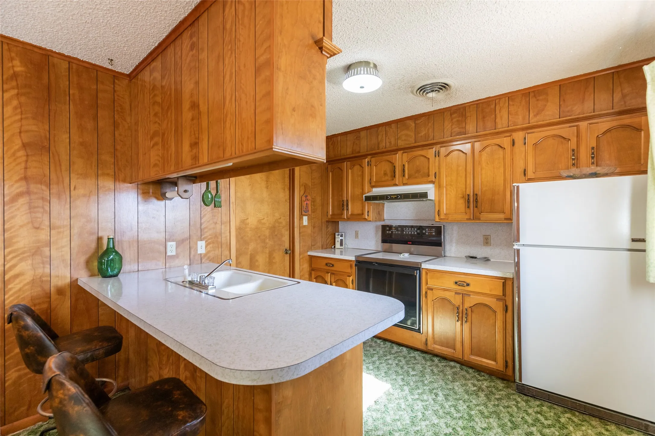 Single Family Residence For Sale in Taylor County , 110 Cherry, Merkel, Texas 79536, 2 Bedroom, 1 Bathroom, 2 Garage spaces, 957 Sqft, built in 1980, Price $155,000, mls#21363148, Real Estate Agent in Merkel, Homes For Sale in Taylor county, Homes For Sale in Merkel, Realtor in Merkel Texas, Real Estate Brokerage Independent Realty Texas, Luminita Cordes Realtor