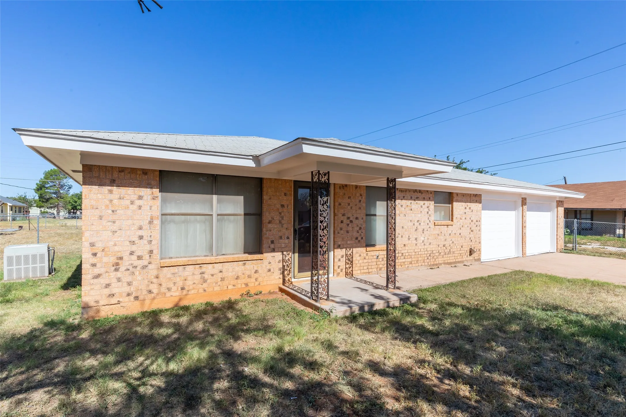 Single Family Residence For Sale in Taylor County , 110 Cherry, Merkel, Texas 79536, 2 Bedroom, 1 Bathroom, 2 Garage spaces, 957 Sqft, built in 1980, Price $155,000, mls#21363148, Real Estate Agent in Merkel, Homes For Sale in Taylor county, Homes For Sale in Merkel, Realtor in Merkel Texas, Real Estate Brokerage Independent Realty Texas, Luminita Cordes Realtor