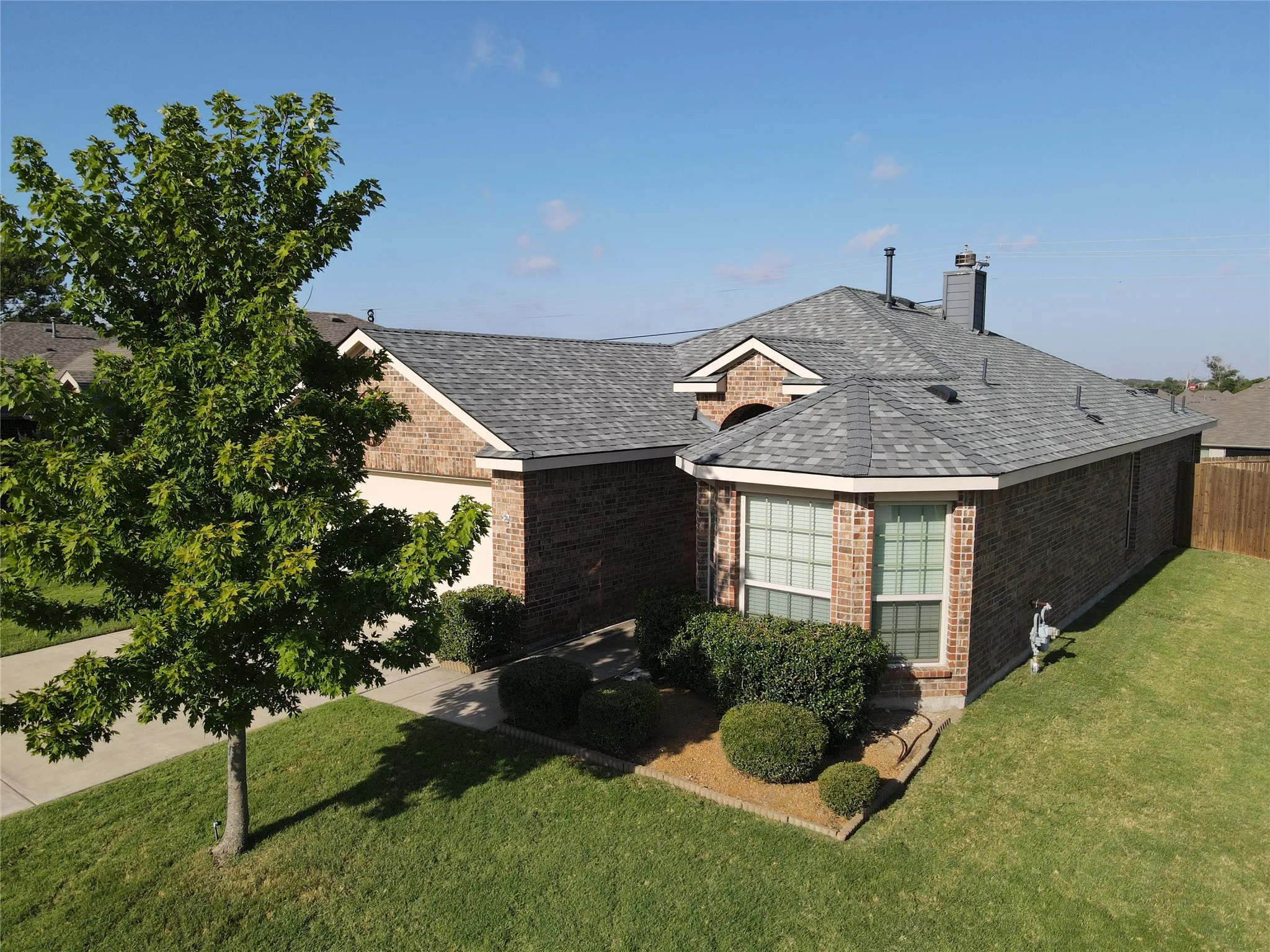 Single Family Residence For Sale in Grayson County , 1412 St Johns Drive, Van Alstyne, Texas 75495, 3 Bedroom, 2 Bathroom, 2 Garage spaces, 1,531 Sqft, built in 2015, mls#21365307, Real Estate Agent in Van Alstyne, Homes For Sale in Grayson county, Homes For Sale in Van Alstyne, Realtor in Van Alstyne Texas, Real Estate Brokerage Independent Realty Texas, Luminita Cordes Realtor