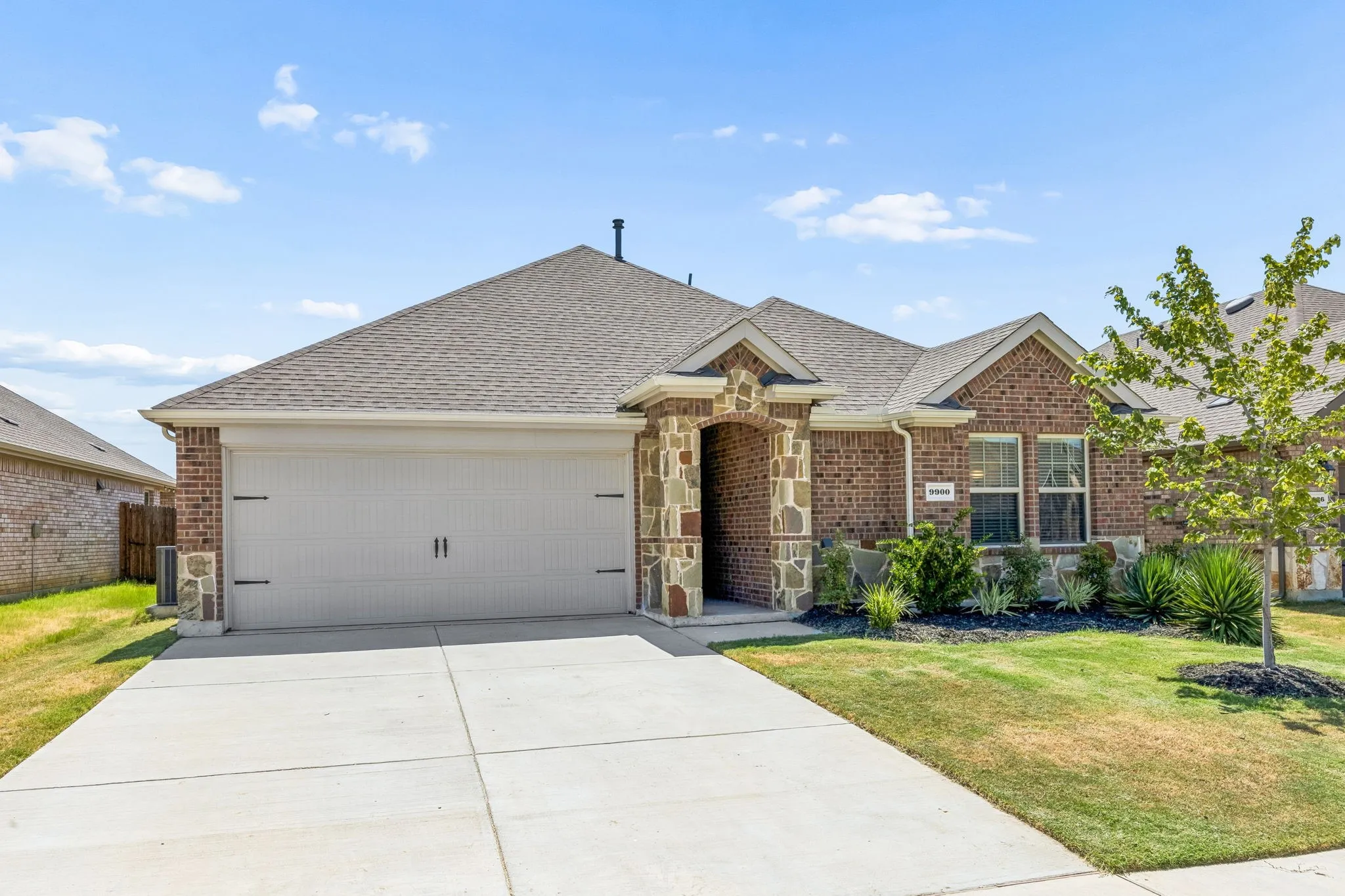 Single Family Residence For Sale in Denton County , 9900 Tinsley Street, Aubrey, Texas 76227, 3 Bedroom, 2 Bathroom, 2 Garage spaces, 1,283 Sqft, built in 2023, mls#21365319, Real Estate Agent in Aubrey, Homes For Sale in Denton county, Homes For Sale in Aubrey, Realtor in Aubrey Texas, Real Estate Brokerage Independent Realty Texas, Luminita Cordes Realtor
