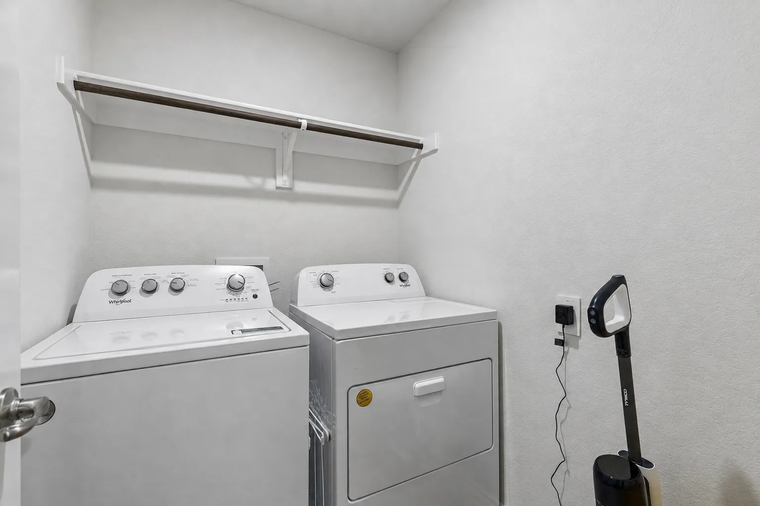 Single Family Residence For Sale in Denton County , 9900 Tinsley Street, Aubrey, Texas 76227, 3 Bedroom, 2 Bathroom, 2 Garage spaces, 1,283 Sqft, built in 2023, mls#21365319, Real Estate Agent in Aubrey, Homes For Sale in Denton county, Homes For Sale in Aubrey, Realtor in Aubrey Texas, Real Estate Brokerage Independent Realty Texas, Luminita Cordes Realtor