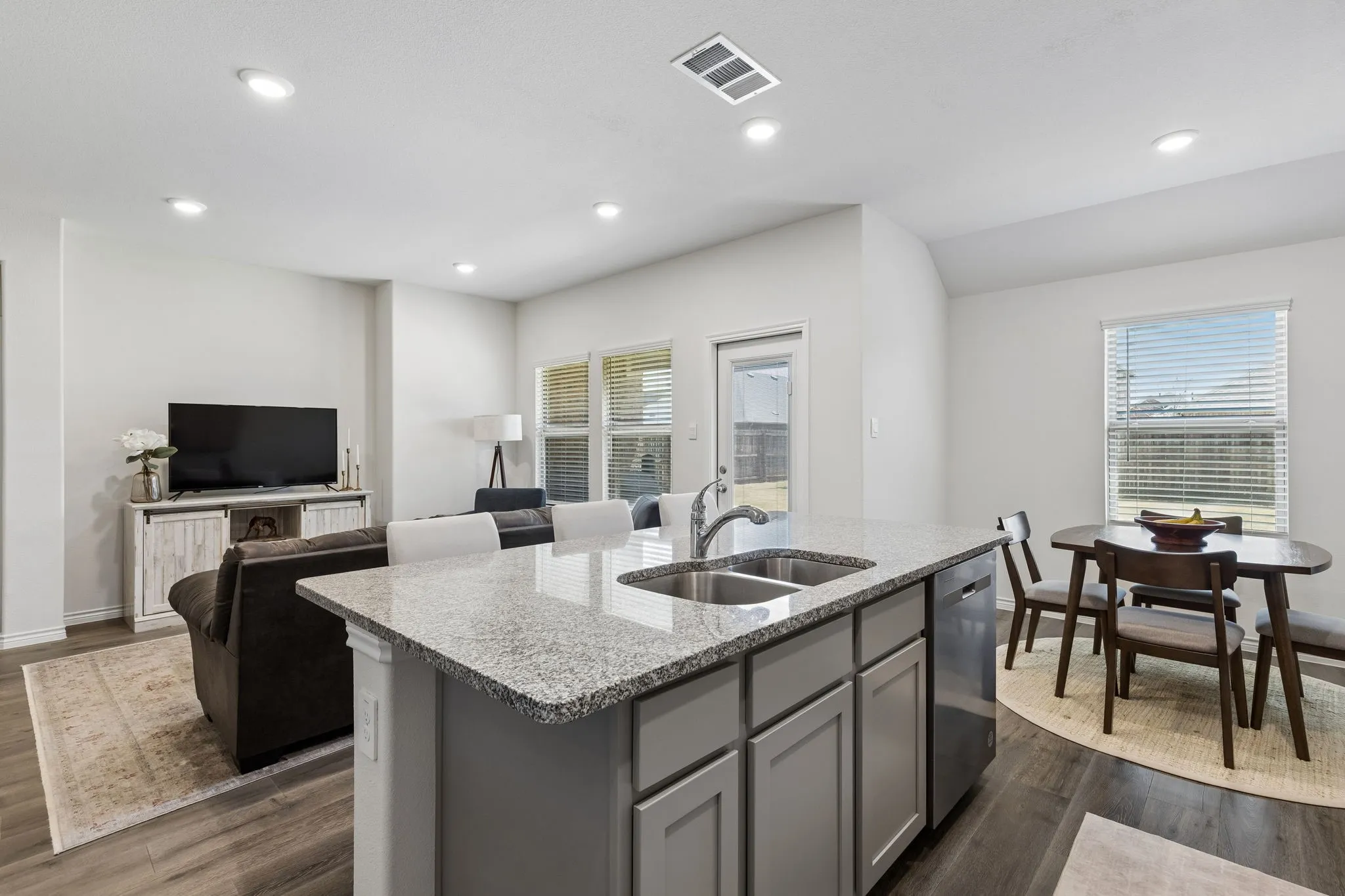 Single Family Residence For Sale in Denton County , 9900 Tinsley Street, Aubrey, Texas 76227, 3 Bedroom, 2 Bathroom, 2 Garage spaces, 1,283 Sqft, built in 2023, mls#21365319, Real Estate Agent in Aubrey, Homes For Sale in Denton county, Homes For Sale in Aubrey, Realtor in Aubrey Texas, Real Estate Brokerage Independent Realty Texas, Luminita Cordes Realtor