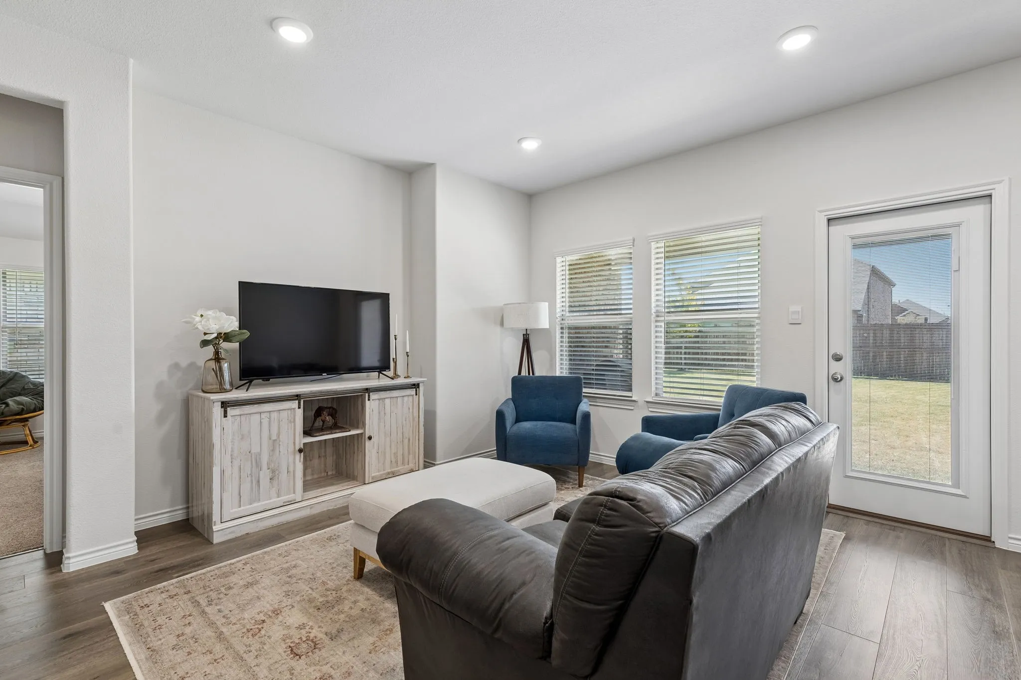Single Family Residence For Sale in Denton County , 9900 Tinsley Street, Aubrey, Texas 76227, 3 Bedroom, 2 Bathroom, 2 Garage spaces, 1,283 Sqft, built in 2023, mls#21365319, Real Estate Agent in Aubrey, Homes For Sale in Denton county, Homes For Sale in Aubrey, Realtor in Aubrey Texas, Real Estate Brokerage Independent Realty Texas, Luminita Cordes Realtor