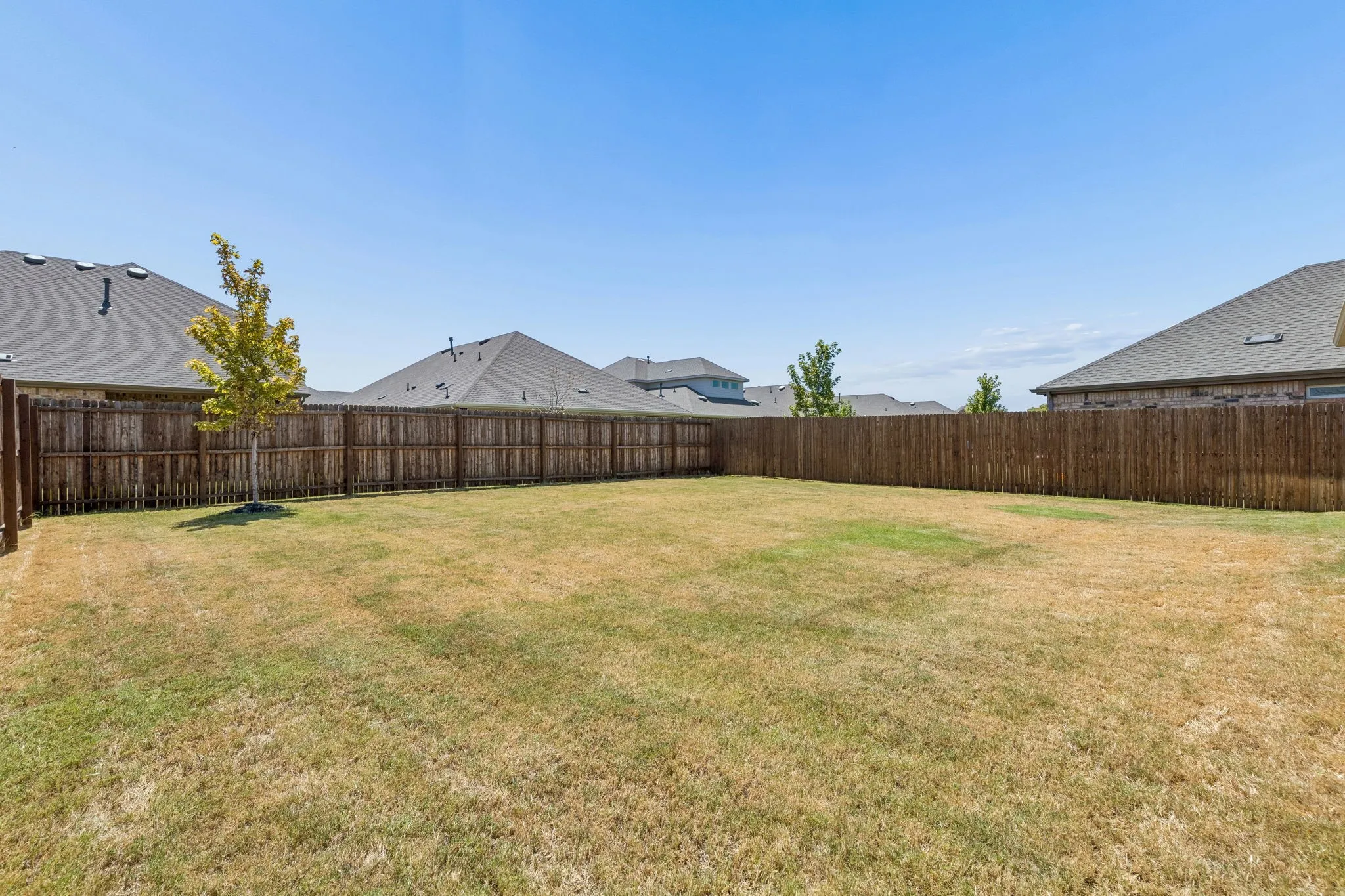 Single Family Residence For Sale in Denton County , 9900 Tinsley Street, Aubrey, Texas 76227, 3 Bedroom, 2 Bathroom, 2 Garage spaces, 1,283 Sqft, built in 2023, mls#21365319, Real Estate Agent in Aubrey, Homes For Sale in Denton county, Homes For Sale in Aubrey, Realtor in Aubrey Texas, Real Estate Brokerage Independent Realty Texas, Luminita Cordes Realtor