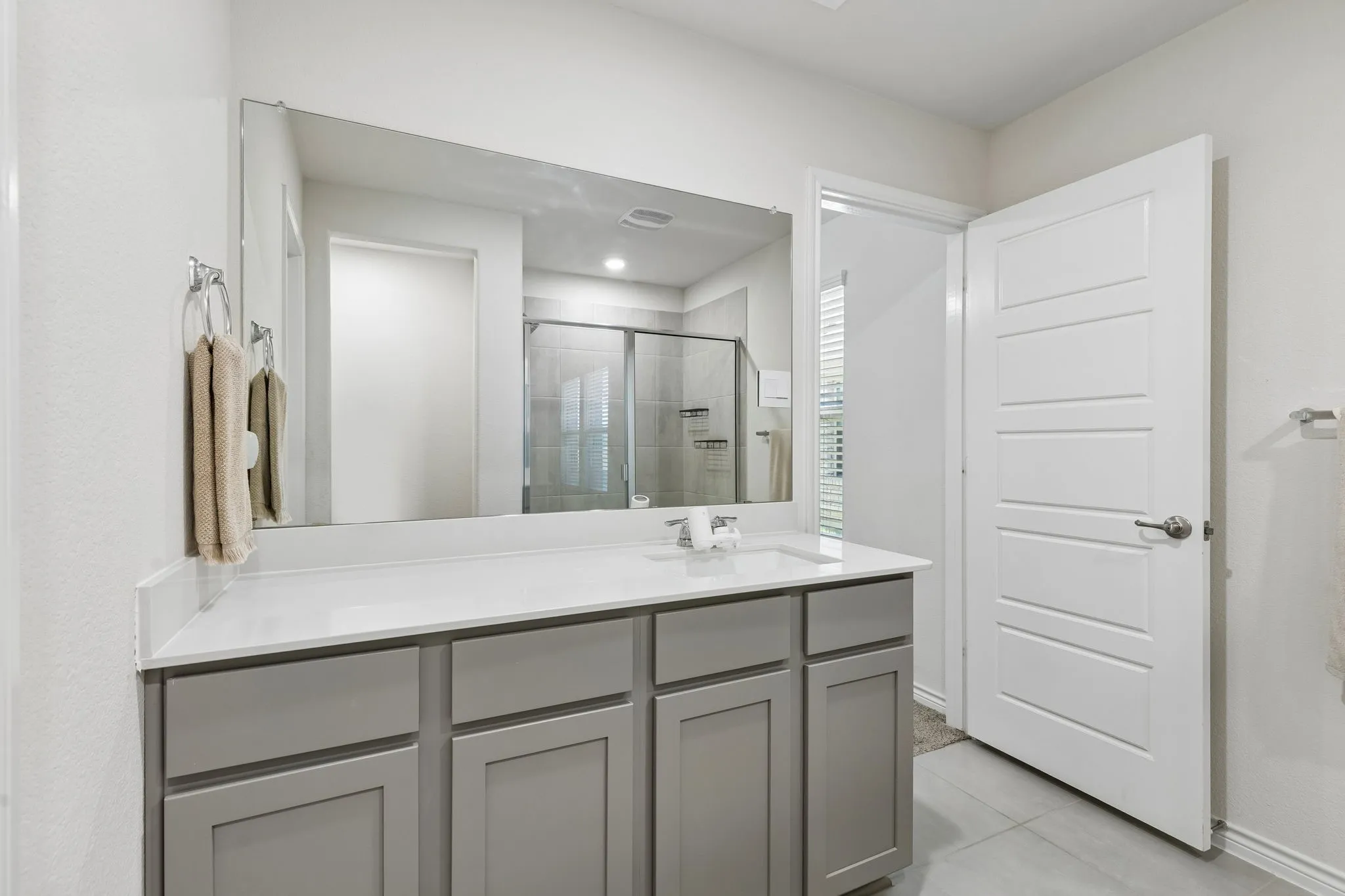 Single Family Residence For Sale in Denton County , 9900 Tinsley Street, Aubrey, Texas 76227, 3 Bedroom, 2 Bathroom, 2 Garage spaces, 1,283 Sqft, built in 2023, mls#21365319, Real Estate Agent in Aubrey, Homes For Sale in Denton county, Homes For Sale in Aubrey, Realtor in Aubrey Texas, Real Estate Brokerage Independent Realty Texas, Luminita Cordes Realtor
