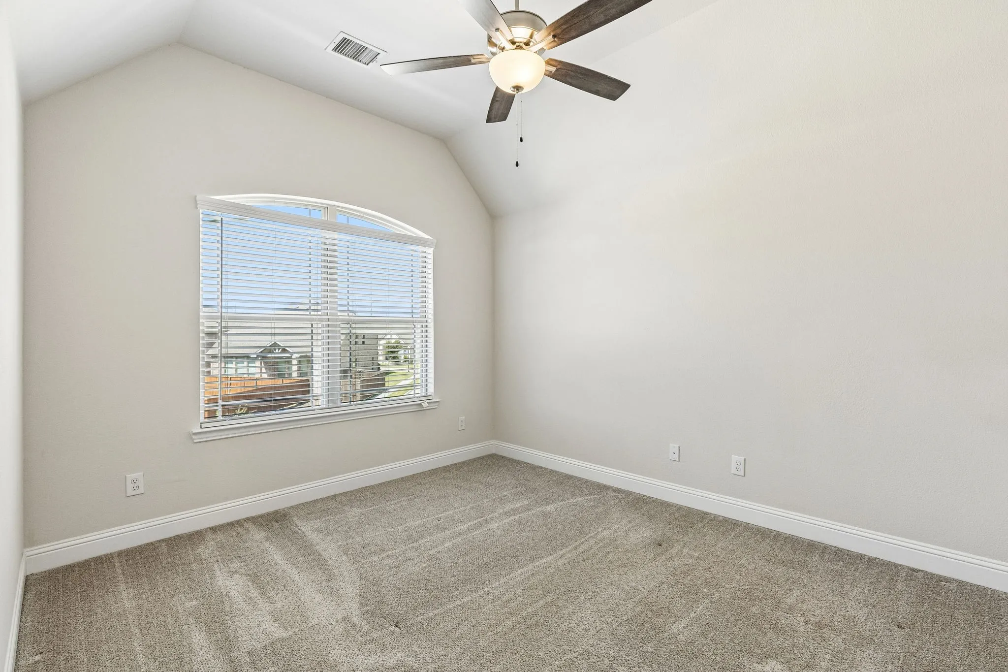 Single Family Residence For Rent in Collin County , 408 Worthing Way, Wylie, Texas 75098, 5 Bedroom, 4 Bathroom, 2 Garage spaces, 3,634 Sqft, built in 2021, mls#21364827, Real Estate Agent in Wylie, Homes For Rent in Collin county, Homes For Rent in Wylie, Realtor in Wylie Texas, Real Estate Brokerage Independent Realty Texas, Luminita Cordes Realtor