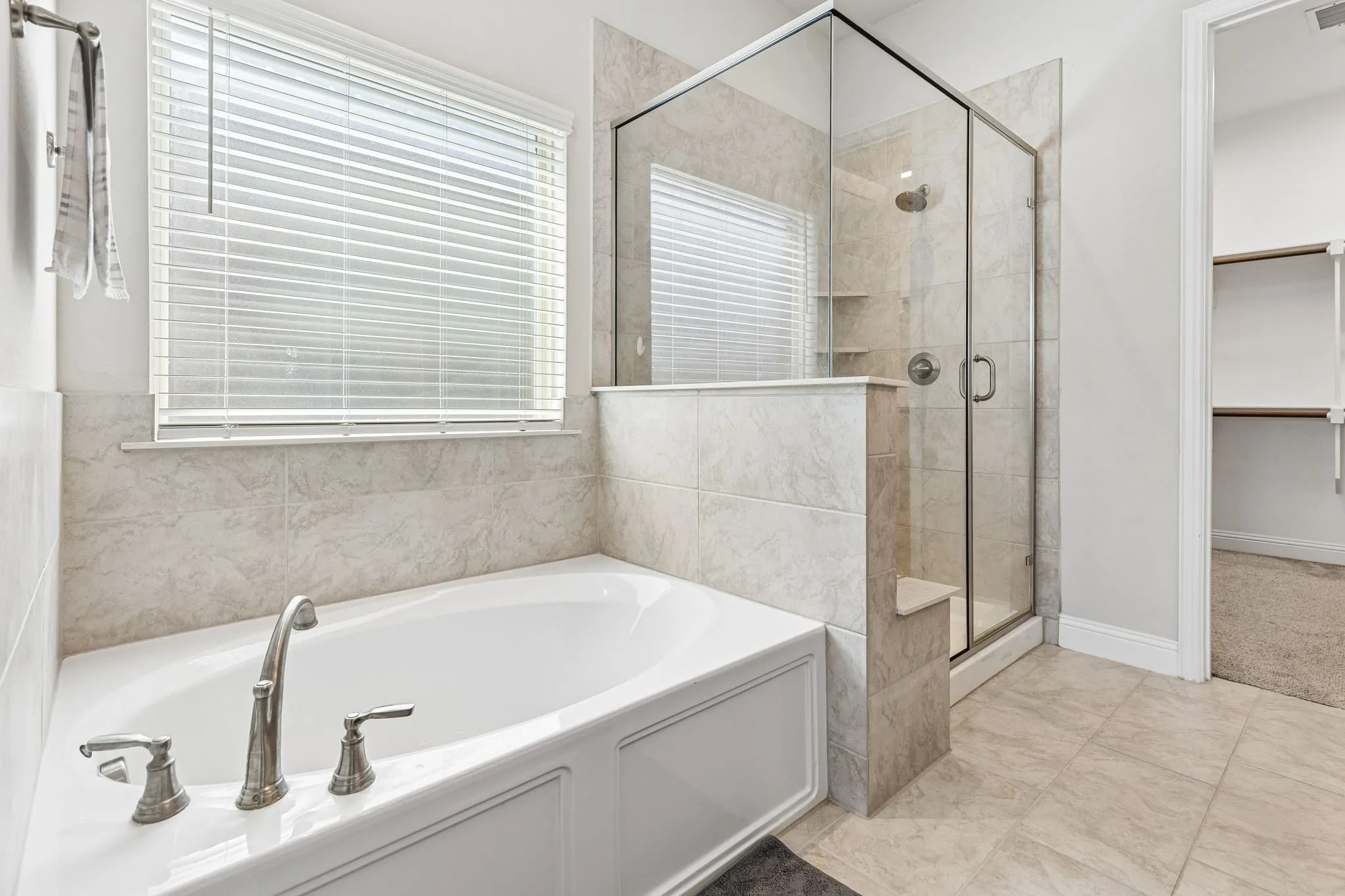 Single Family Residence For Rent in Collin County , 408 Worthing Way, Wylie, Texas 75098, 5 Bedroom, 4 Bathroom, 2 Garage spaces, 3,634 Sqft, built in 2021, mls#21364827, Real Estate Agent in Wylie, Homes For Rent in Collin county, Homes For Rent in Wylie, Realtor in Wylie Texas, Real Estate Brokerage Independent Realty Texas, Luminita Cordes Realtor