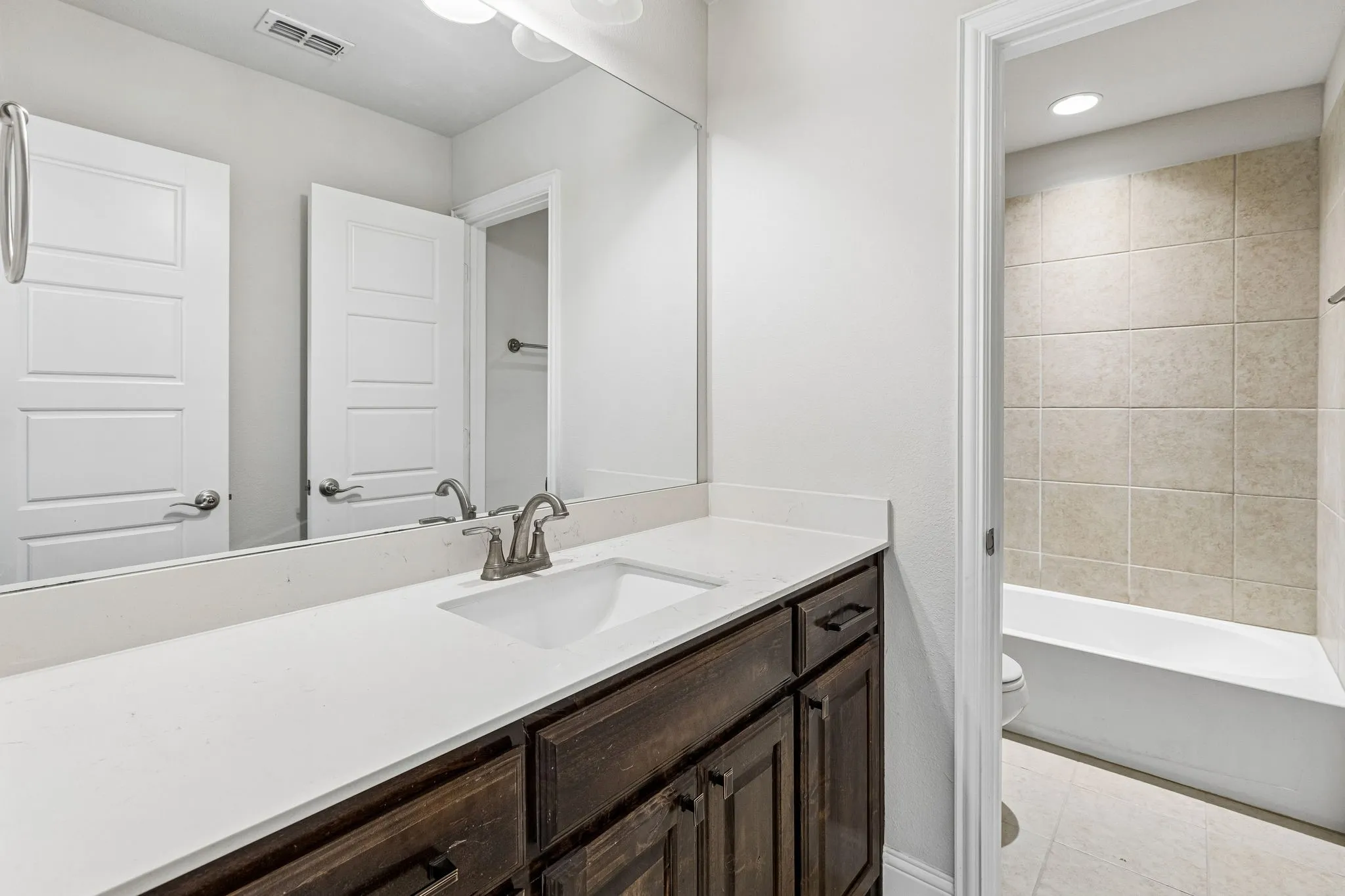 Single Family Residence For Rent in Collin County , 408 Worthing Way, Wylie, Texas 75098, 5 Bedroom, 4 Bathroom, 2 Garage spaces, 3,634 Sqft, built in 2021, mls#21364827, Real Estate Agent in Wylie, Homes For Rent in Collin county, Homes For Rent in Wylie, Realtor in Wylie Texas, Real Estate Brokerage Independent Realty Texas, Luminita Cordes Realtor