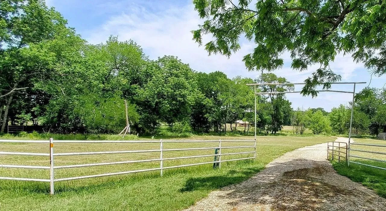Single Family Residence For Rent in Grayson County , 2191 BETHANY Road, Sherman, Texas 75090, 3 Bedroom, 2 Bathroom, Garage spaces, 2,398 Sqft, built in 2021, mls#21365595, Real Estate Agent in Sherman, Homes For Rent in Grayson county, Homes For Rent in Sherman, Realtor in Sherman Texas, Real Estate Brokerage Independent Realty Texas, Luminita Cordes Realtor