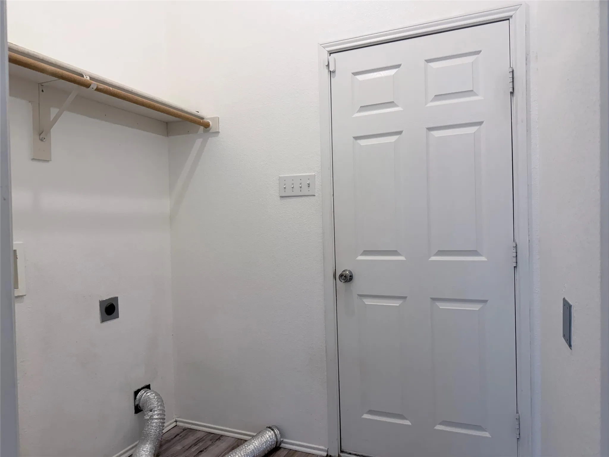 Single Family Residence For Rent in Tarrant County , 619 Douglas Drive, Mansfield, Texas 76063, 3 Bedroom, 2 Bathroom, 2 Garage spaces, 1,801 Sqft, built in 2001, mls#21365594, Real Estate Agent in Mansfield, Homes For Rent in Tarrant county, Homes For Rent in Mansfield, Realtor in Mansfield Texas, Real Estate Brokerage Independent Realty Texas, Luminita Cordes Realtor