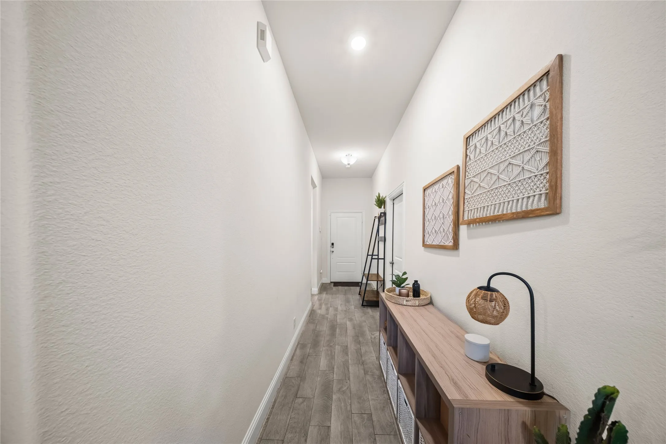 Single Family Residence For Rent in Denton County , 11025 Klondike Lane, Aubrey, Texas 76227, 3 Bedroom, 2 Bathroom, 2 Garage spaces, 1,503 Sqft, built in 2020, mls#21365596, Real Estate Agent in Aubrey, Homes For Rent in Denton county, Homes For Rent in Aubrey, Realtor in Aubrey Texas, Real Estate Brokerage Independent Realty Texas, Luminita Cordes Realtor