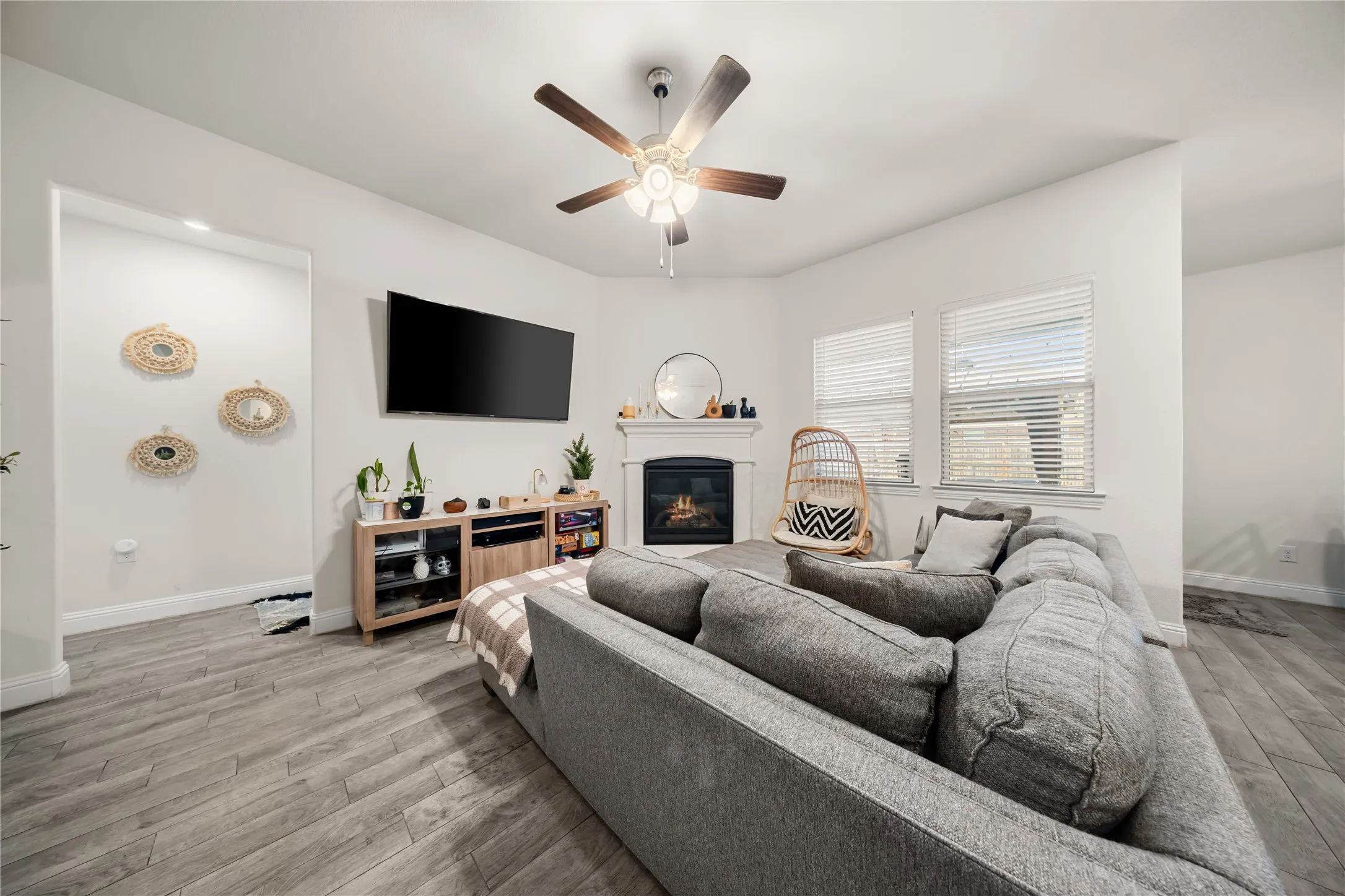 Single Family Residence For Rent in Denton County , 11025 Klondike Lane, Aubrey, Texas 76227, 3 Bedroom, 2 Bathroom, 2 Garage spaces, 1,503 Sqft, built in 2020, mls#21365596, Real Estate Agent in Aubrey, Homes For Rent in Denton county, Homes For Rent in Aubrey, Realtor in Aubrey Texas, Real Estate Brokerage Independent Realty Texas, Luminita Cordes Realtor