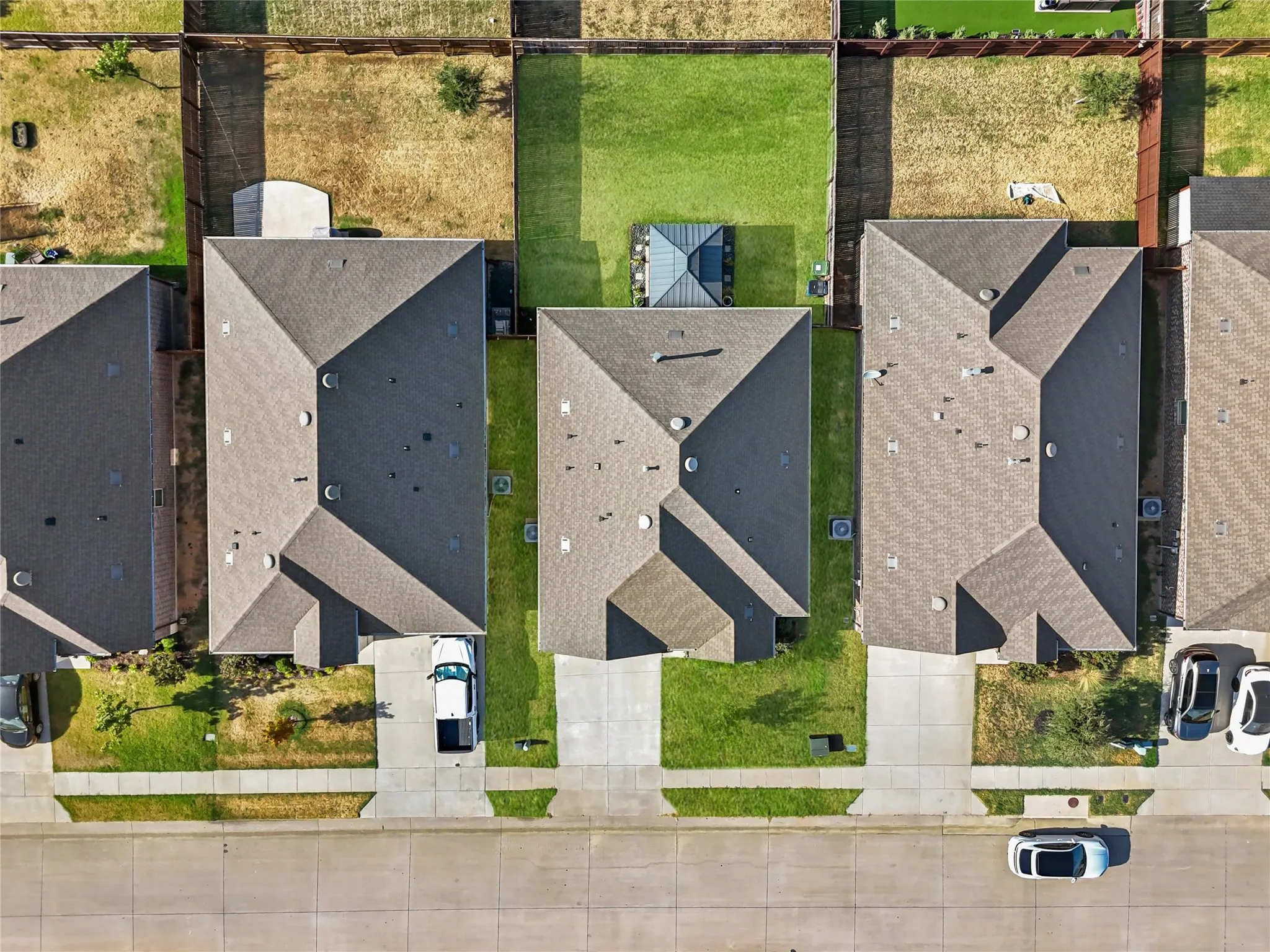 Single Family Residence For Rent in Denton County , 11025 Klondike Lane, Aubrey, Texas 76227, 3 Bedroom, 2 Bathroom, 2 Garage spaces, 1,503 Sqft, built in 2020, mls#21365596, Real Estate Agent in Aubrey, Homes For Rent in Denton county, Homes For Rent in Aubrey, Realtor in Aubrey Texas, Real Estate Brokerage Independent Realty Texas, Luminita Cordes Realtor